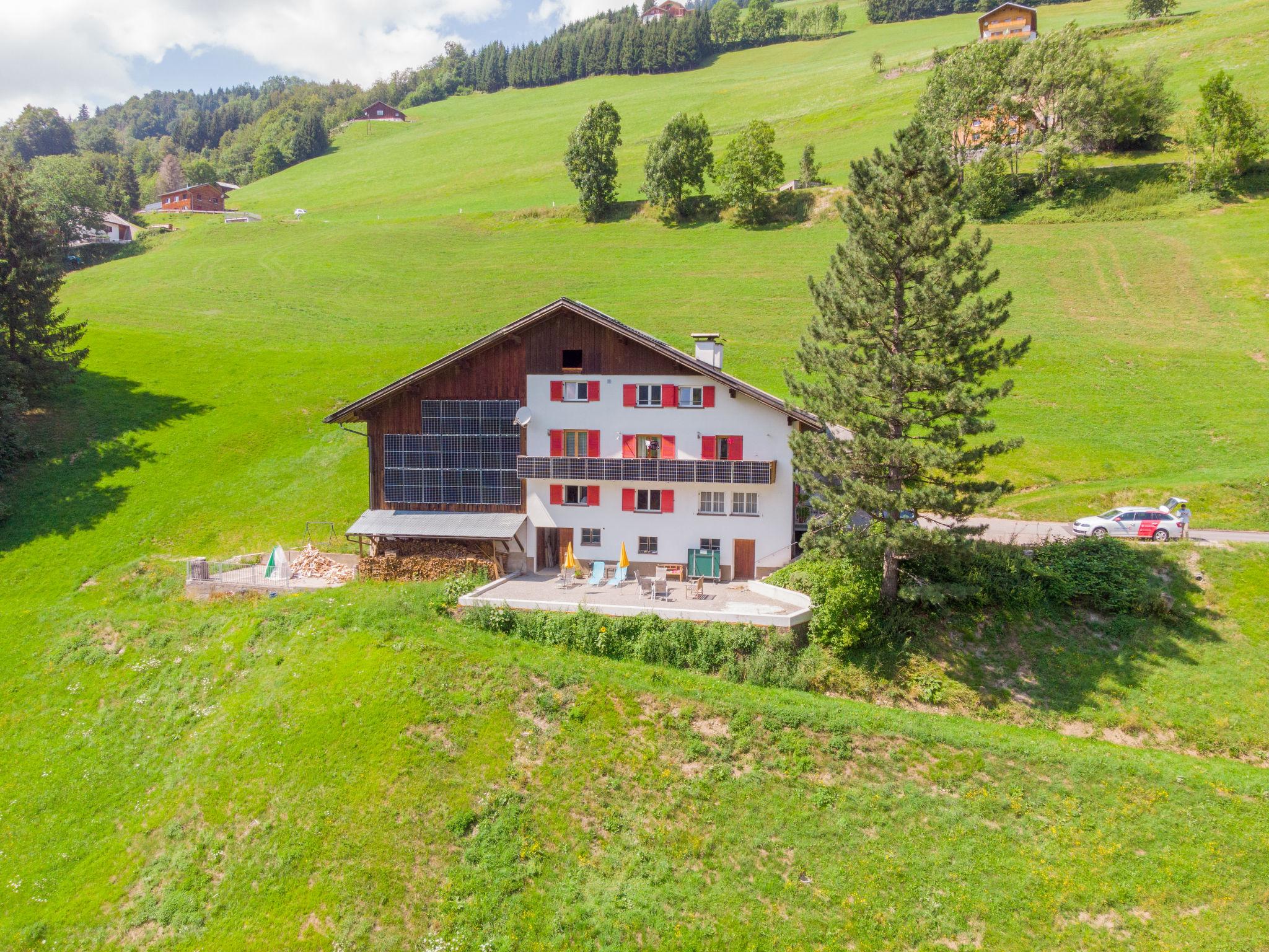 Foto 1 - Appartamento con 2 camere da letto a Blons con giardino e vista sulle montagne