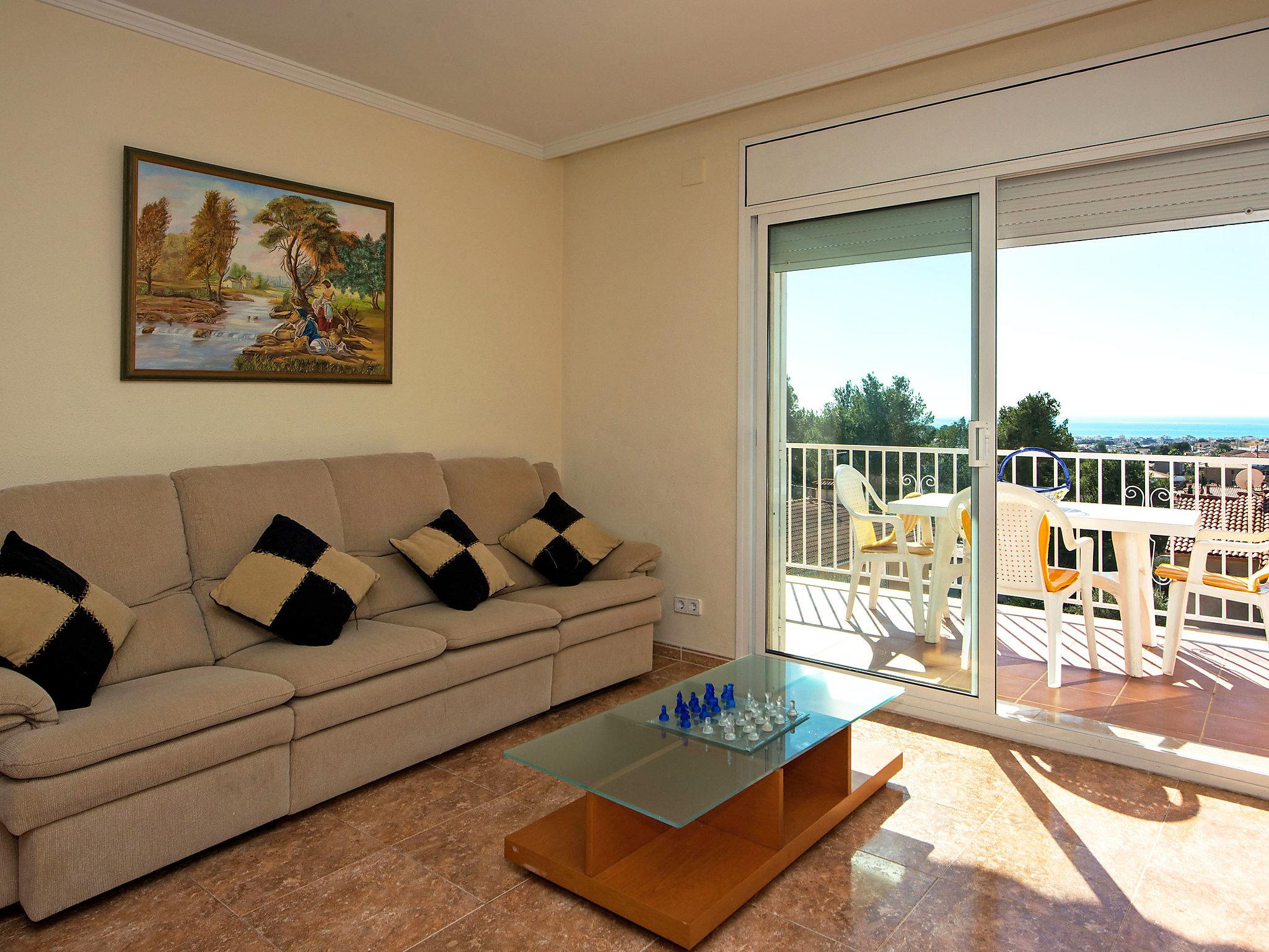 Photo 9 - 4 bedroom House in Calafell with private pool and garden