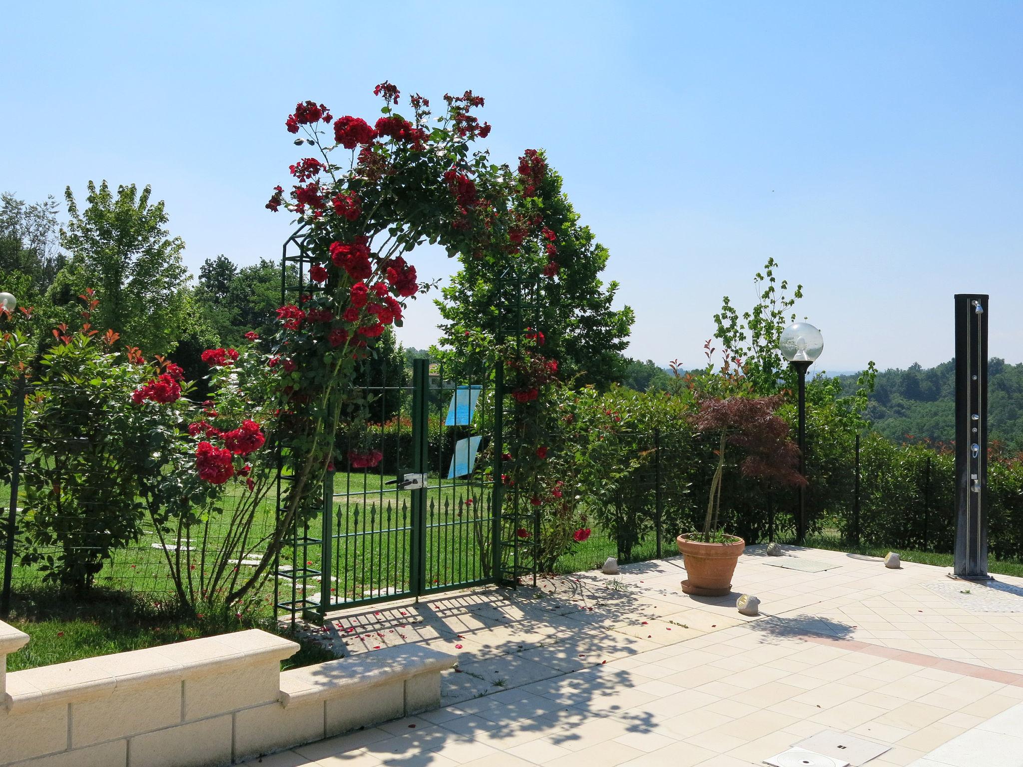 Photo 27 - Maison de 1 chambre à Asti avec piscine et jardin