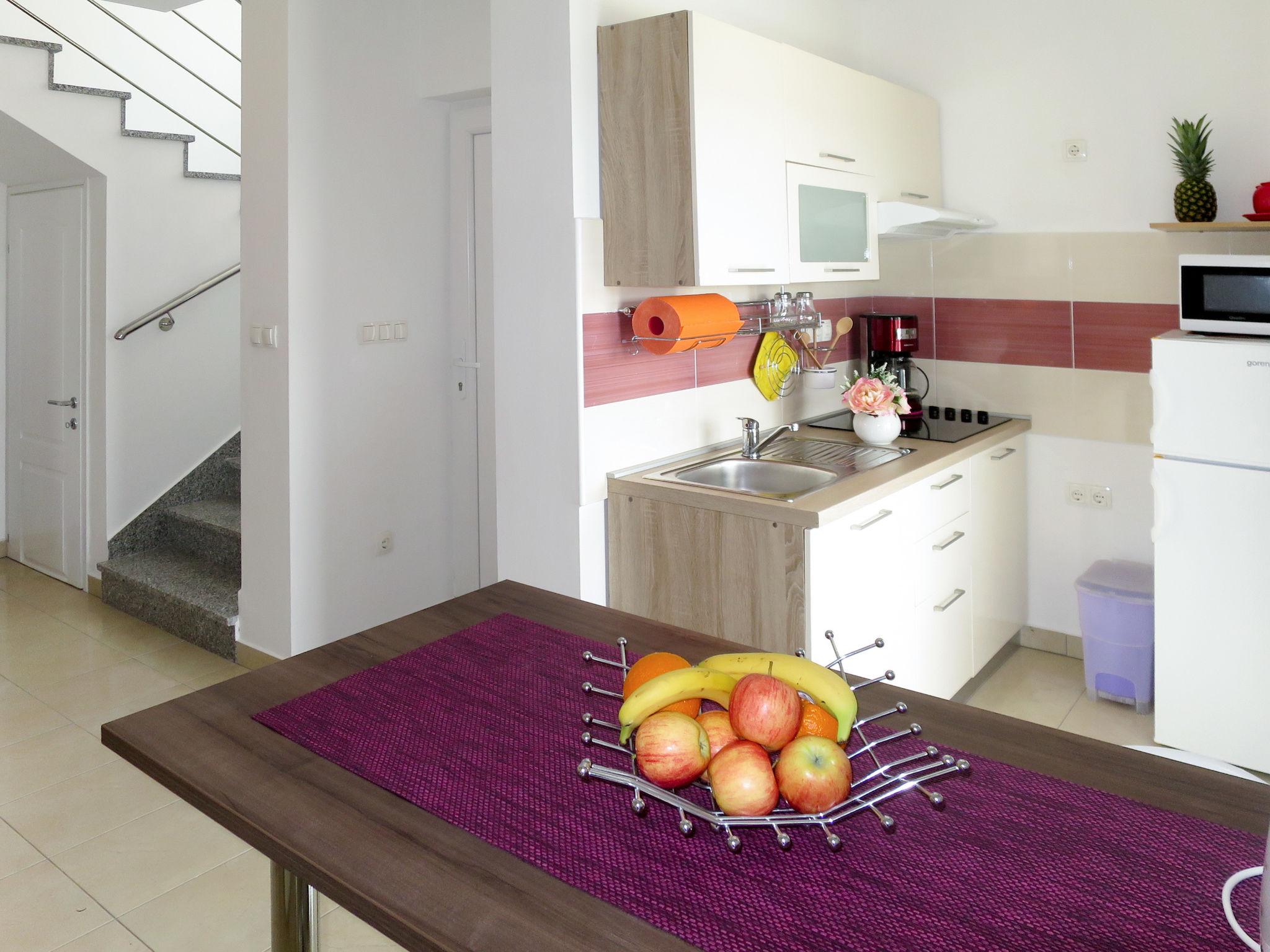 Photo 6 - 2 bedroom House in Jasenice with terrace and sea view