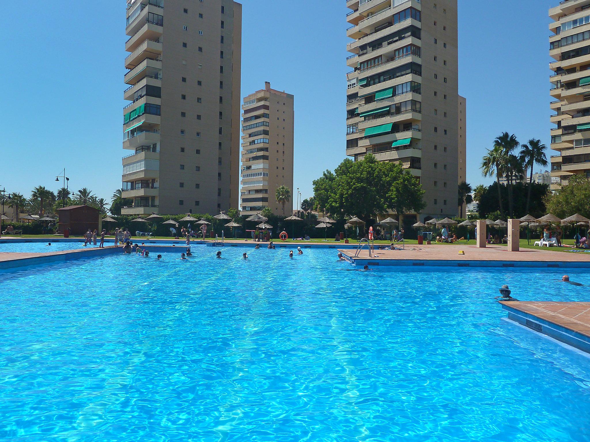 Foto 1 - Apartamento de 3 habitaciones en Torremolinos con piscina y jardín