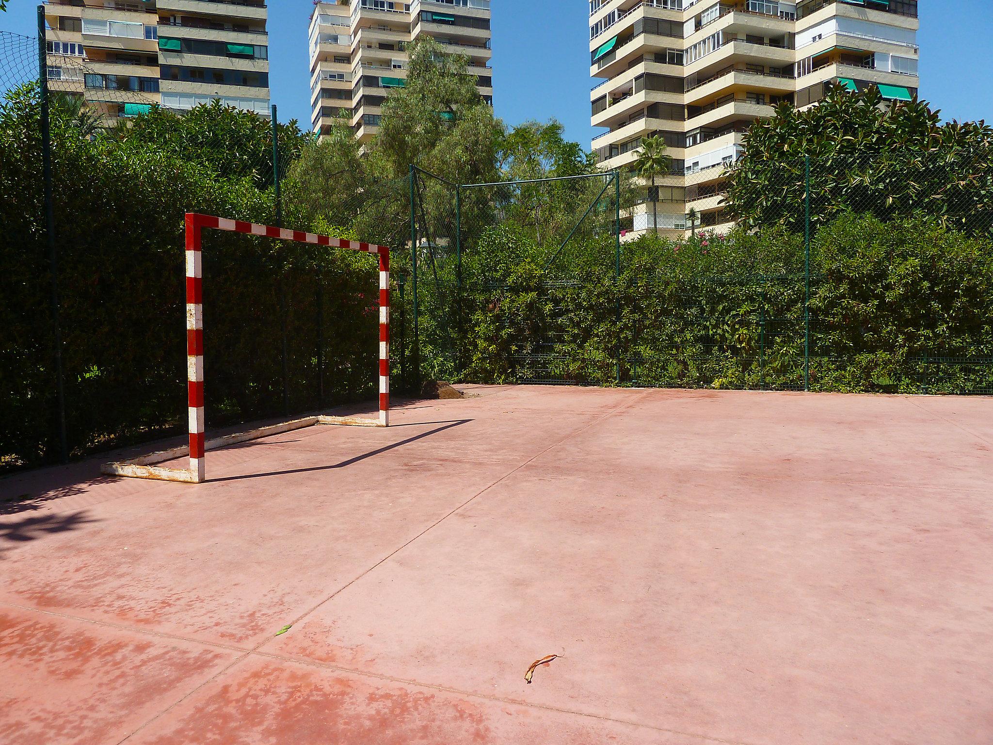 Foto 44 - Appartamento con 3 camere da letto a Torremolinos con piscina e vista mare