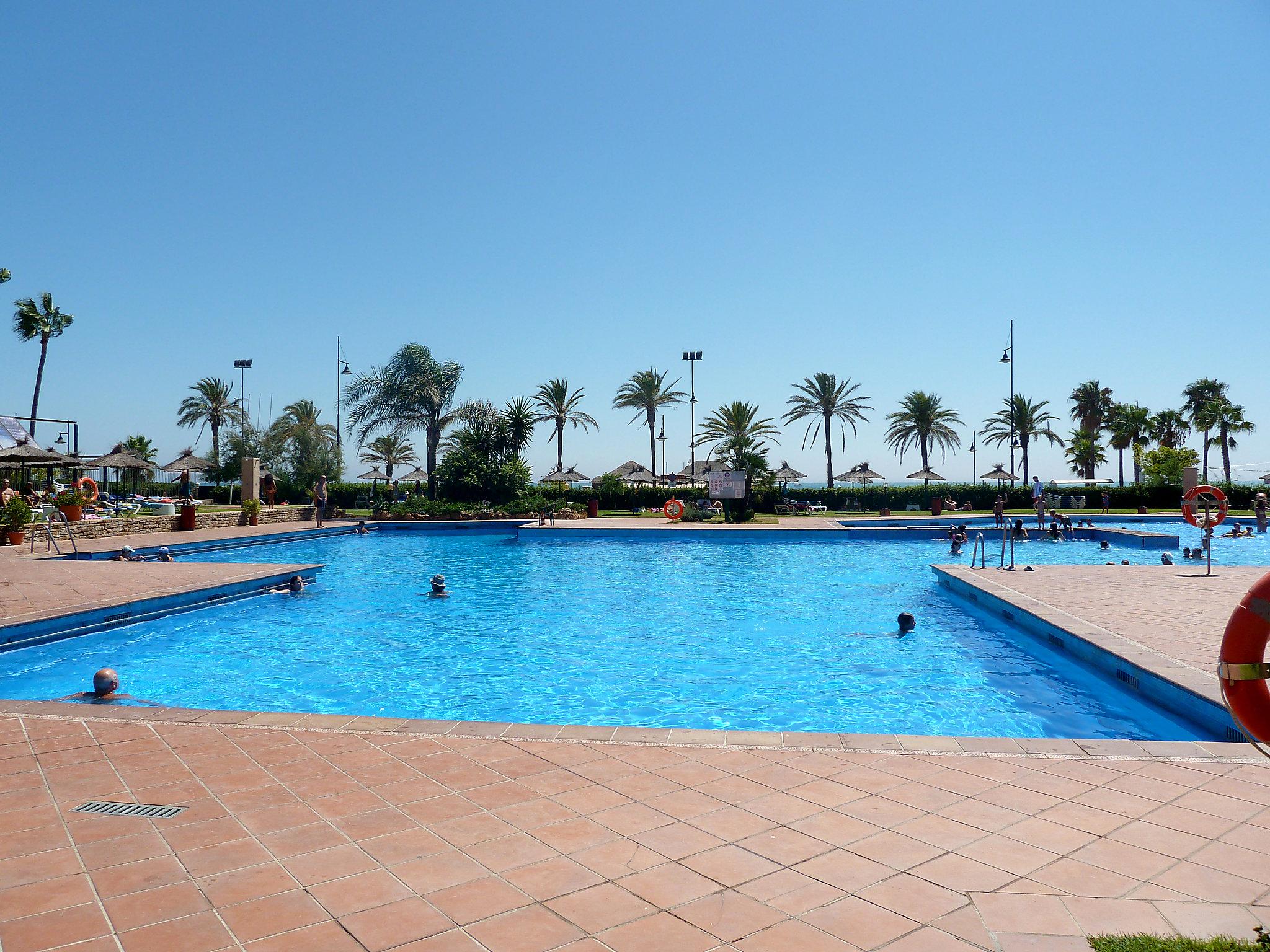 Foto 32 - Apartamento de 3 habitaciones en Torremolinos con piscina y vistas al mar