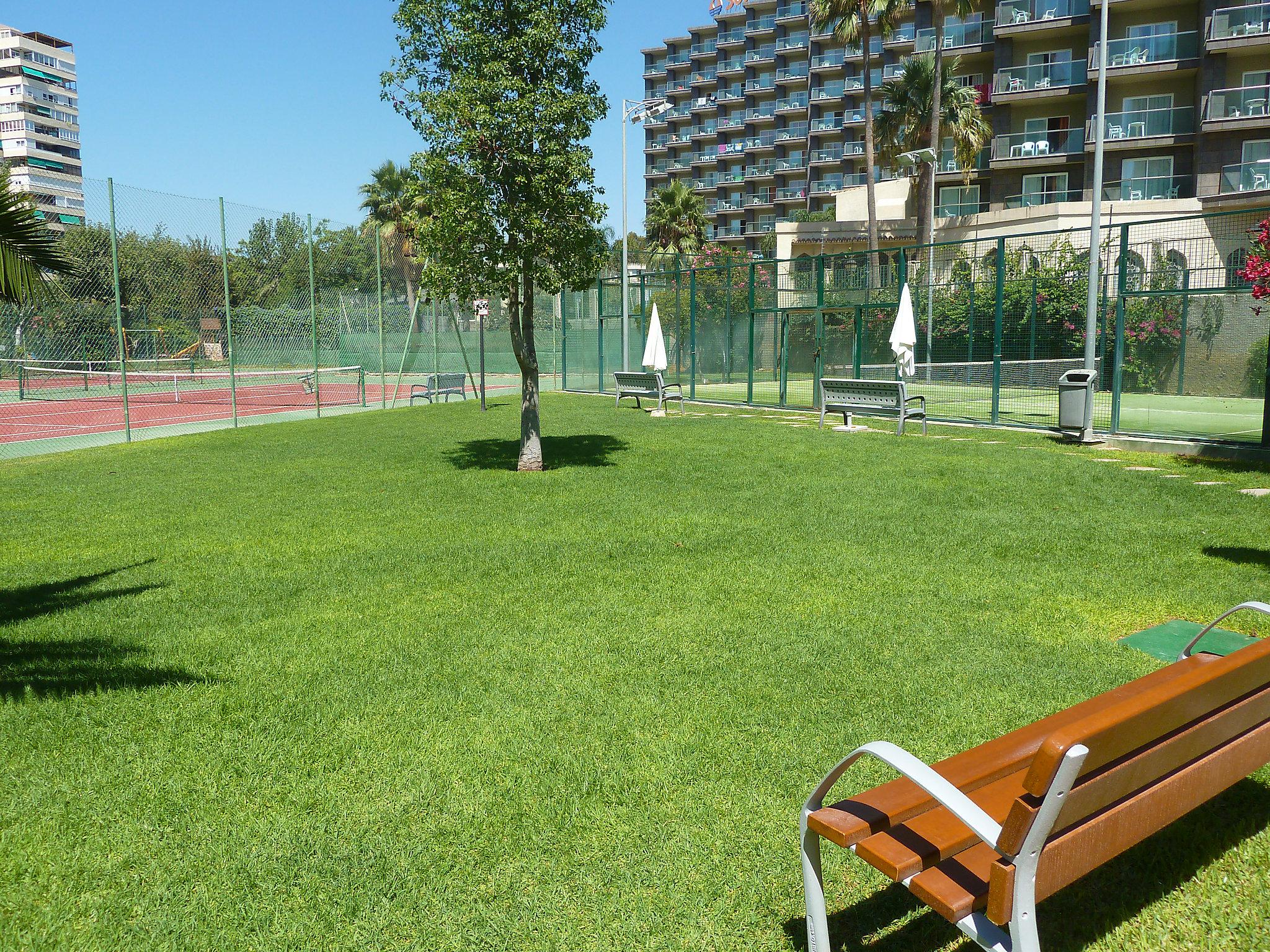 Foto 34 - Appartamento con 3 camere da letto a Torremolinos con piscina e vista mare