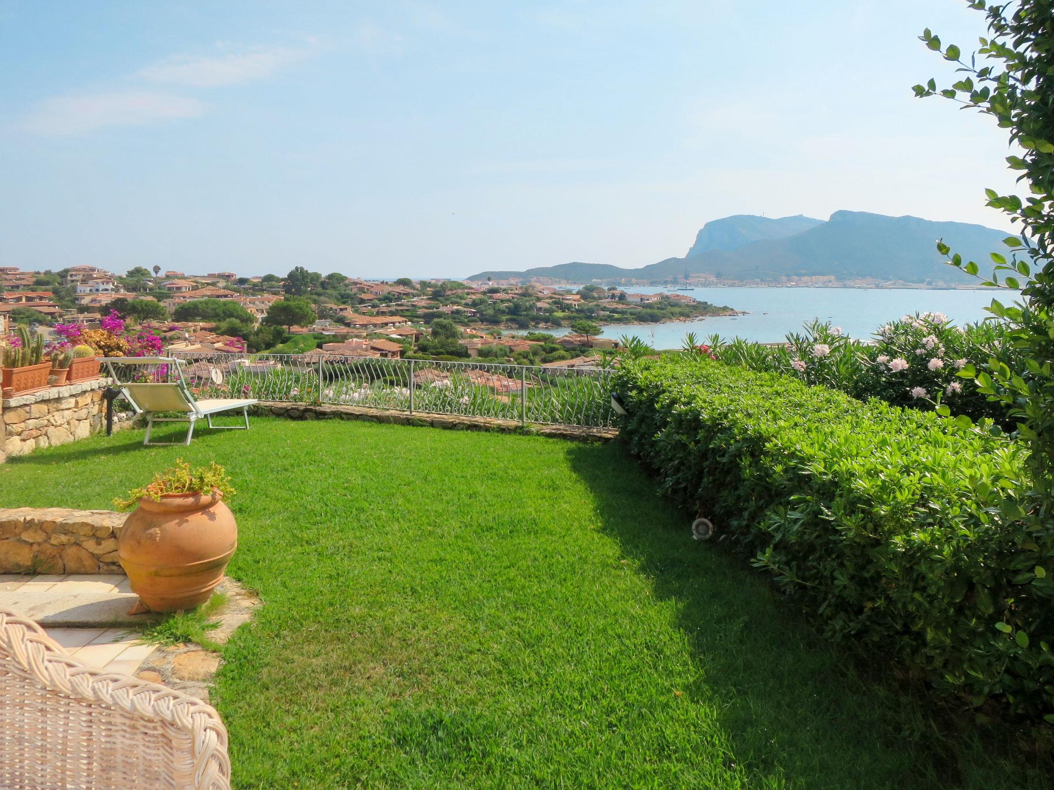 Photo 17 - Appartement de 2 chambres à Golfo Aranci avec piscine et vues à la mer