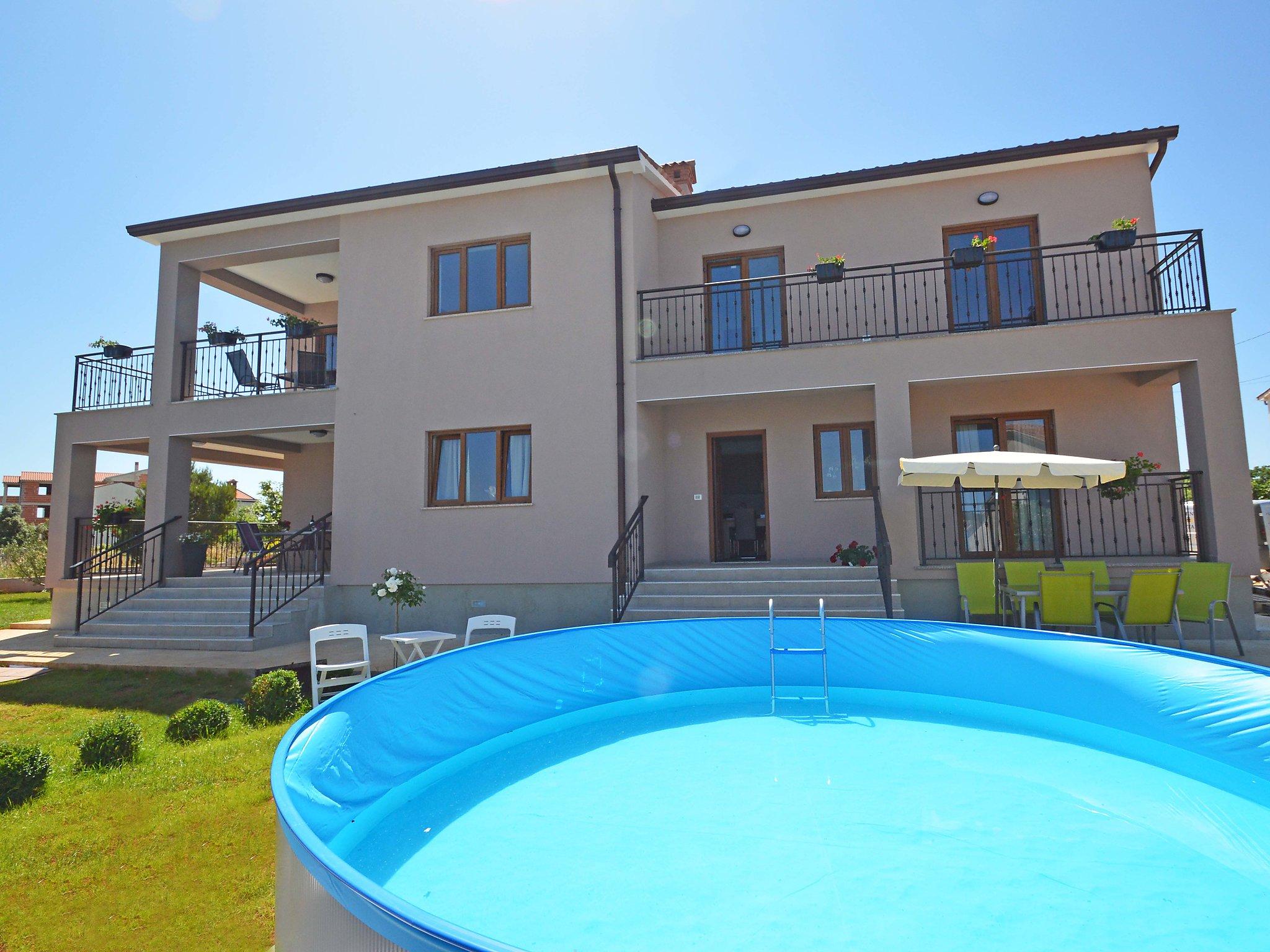 Photo 13 - 2 bedroom Apartment in Ližnjan with private pool and garden