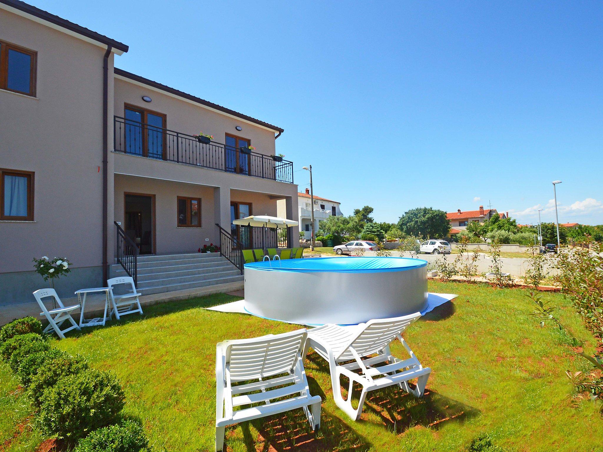 Photo 11 - 2 bedroom Apartment in Ližnjan with private pool and garden