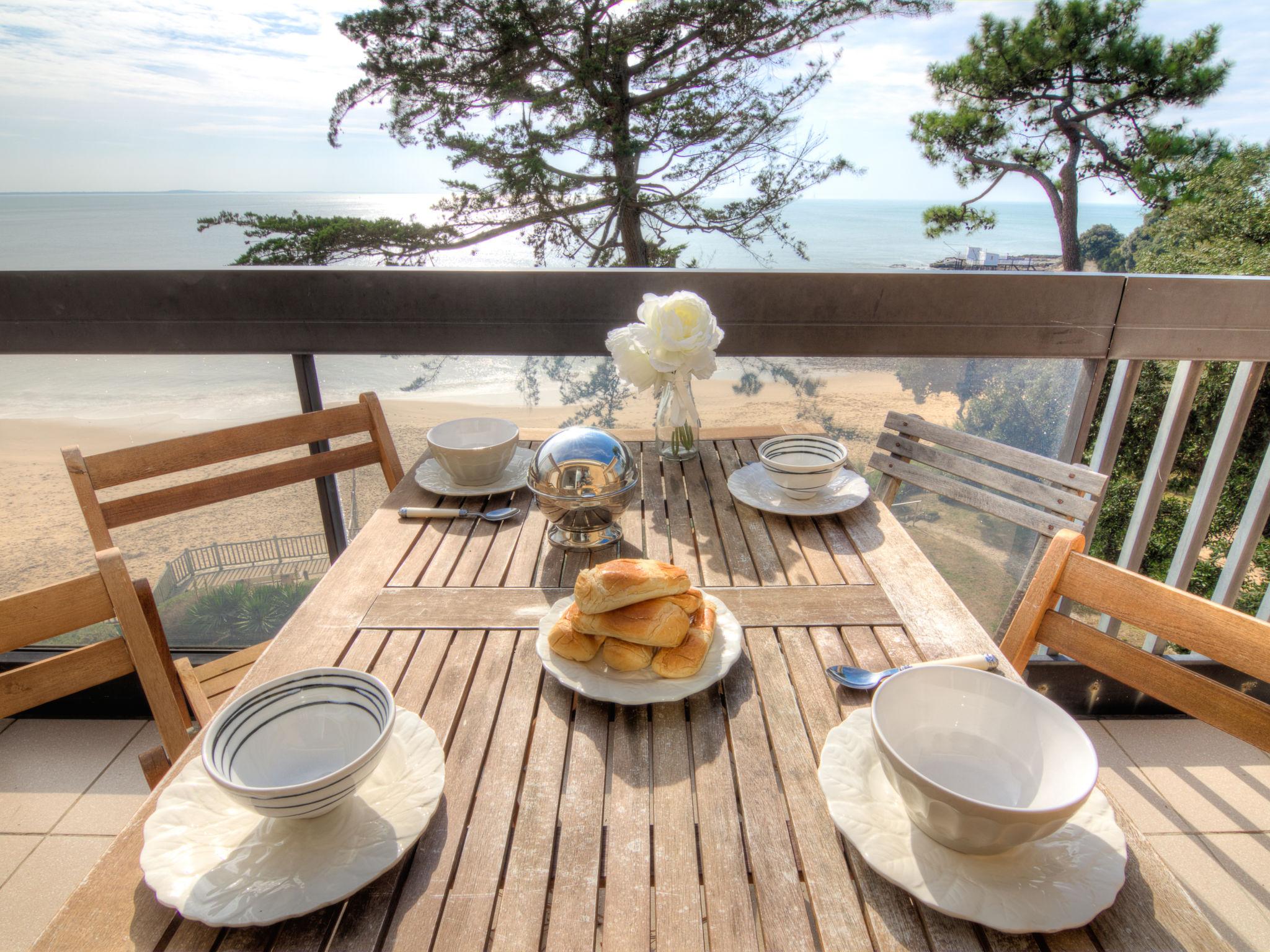 Photo 14 - Apartment in Saint-Palais-sur-Mer with terrace and sea view