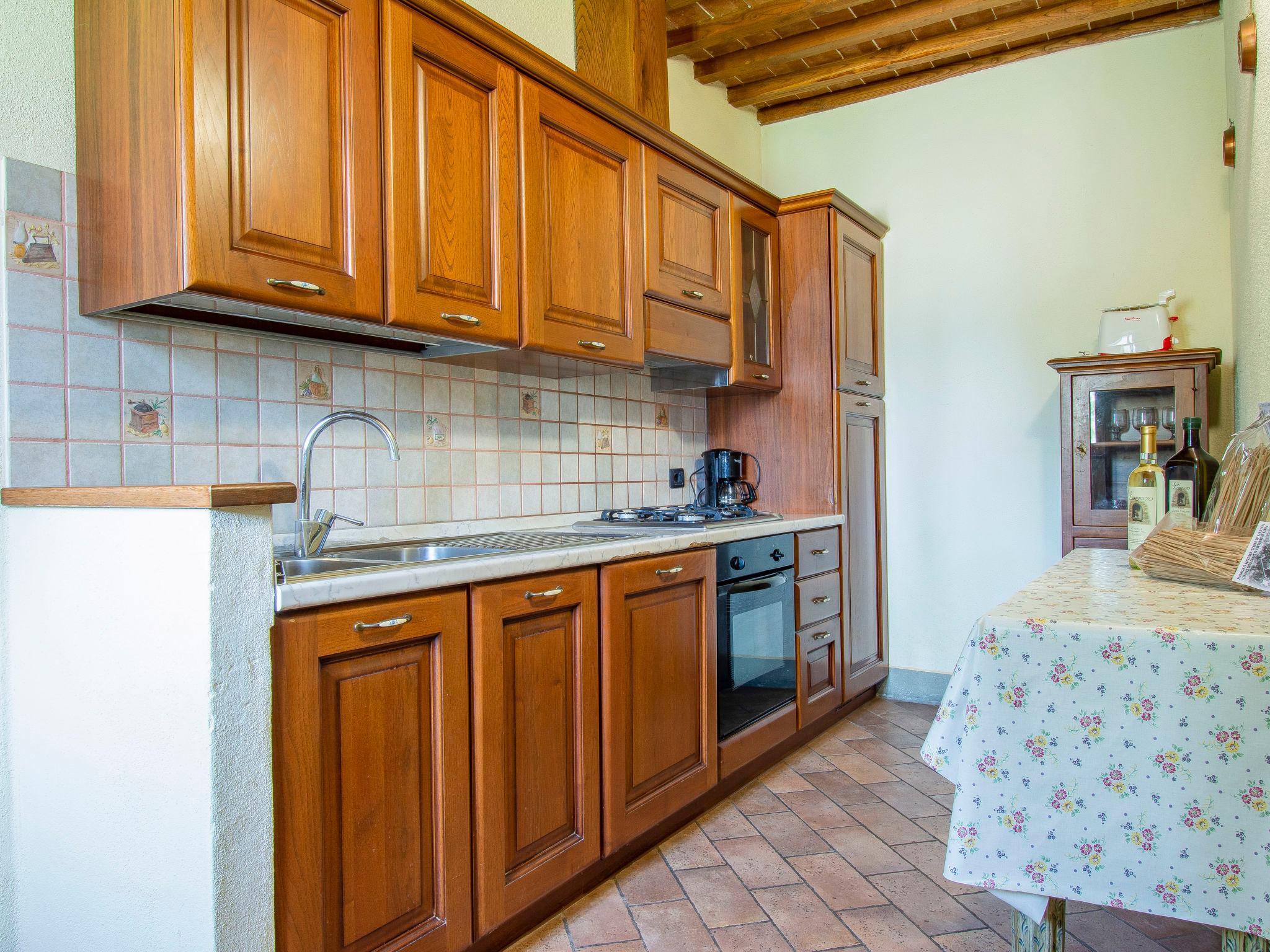 Photo 10 - 3 bedroom House in Gambassi Terme with swimming pool and garden