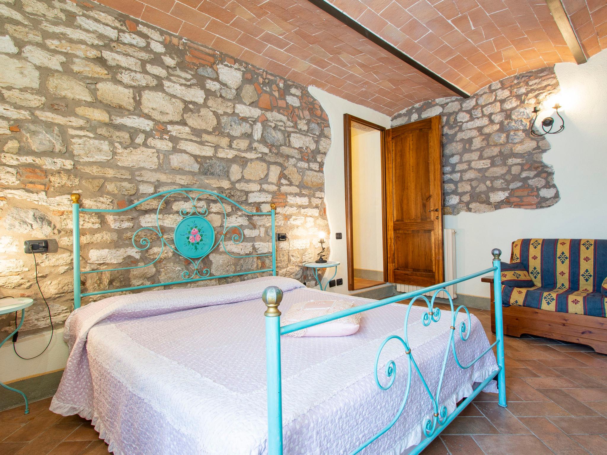 Foto 11 - Casa con 3 camere da letto a Gambassi Terme con piscina e terrazza