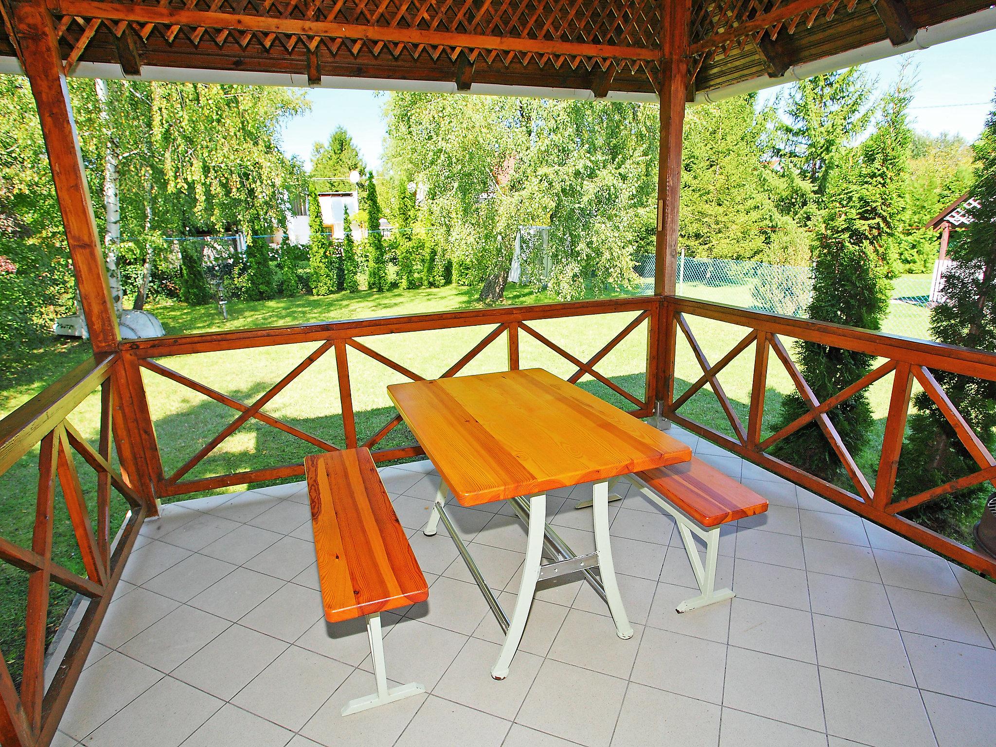 Foto 3 - Haus mit 3 Schlafzimmern in Balatonmáriafürdő mit garten und terrasse