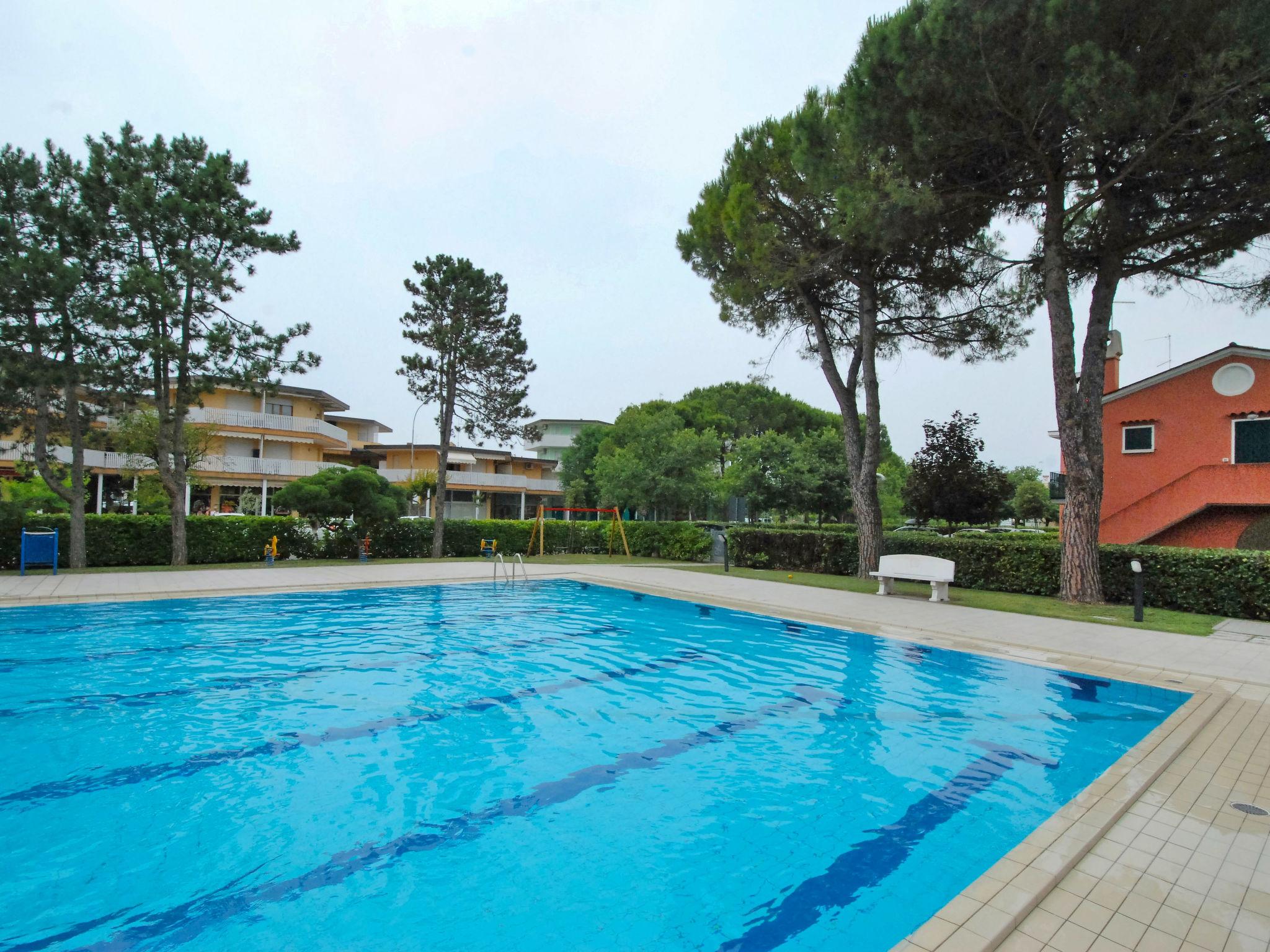 Photo 24 - Appartement de 2 chambres à San Michele al Tagliamento avec piscine et jardin