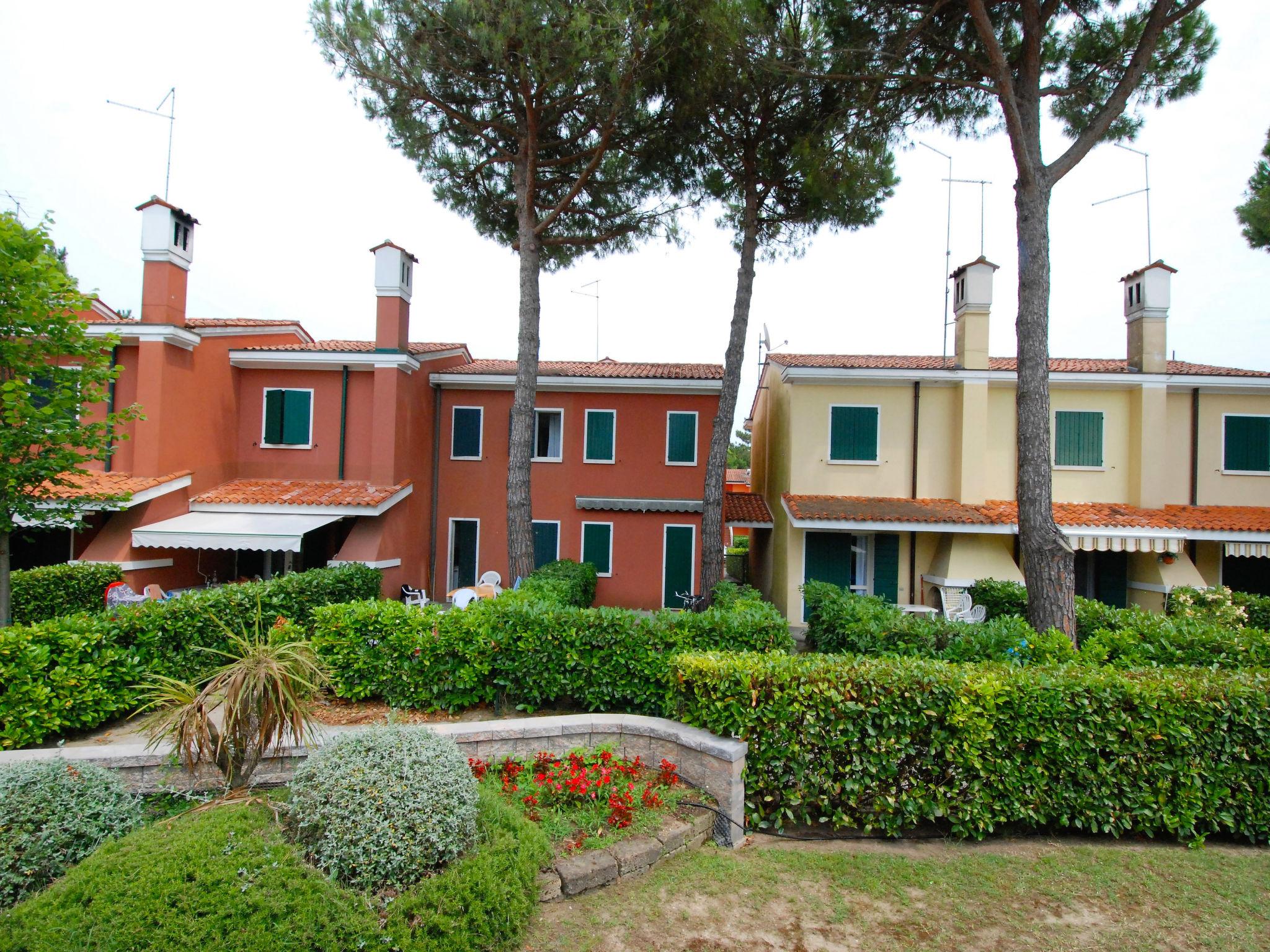 Foto 15 - Apartamento de 2 habitaciones en San Michele al Tagliamento con piscina y vistas al mar