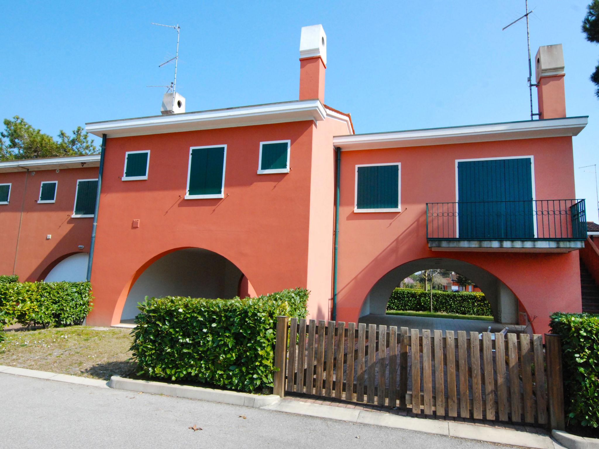 Foto 16 - Apartamento de 3 habitaciones en San Michele al Tagliamento con piscina y vistas al mar