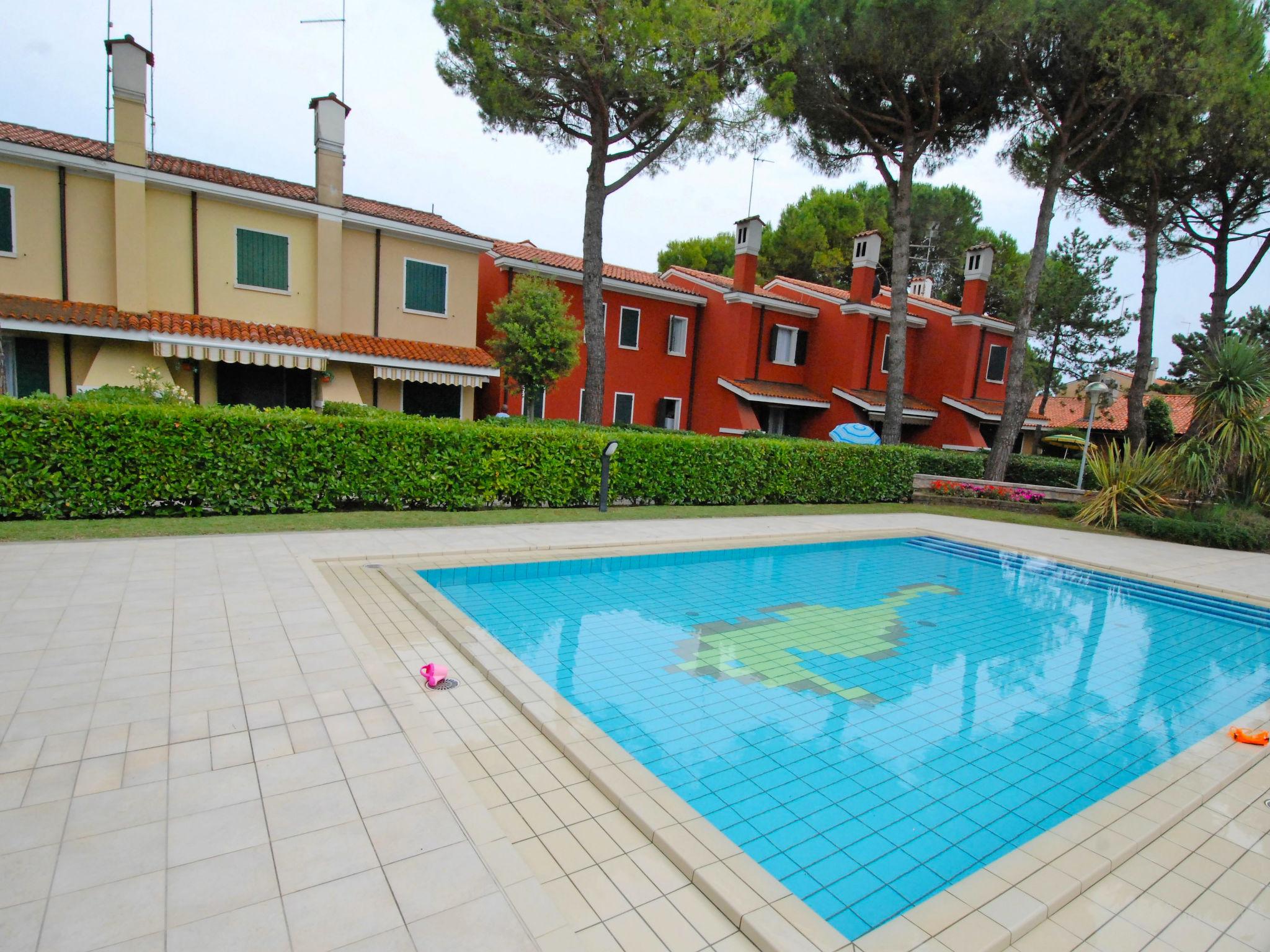 Foto 20 - Apartamento de 3 habitaciones en San Michele al Tagliamento con piscina y vistas al mar