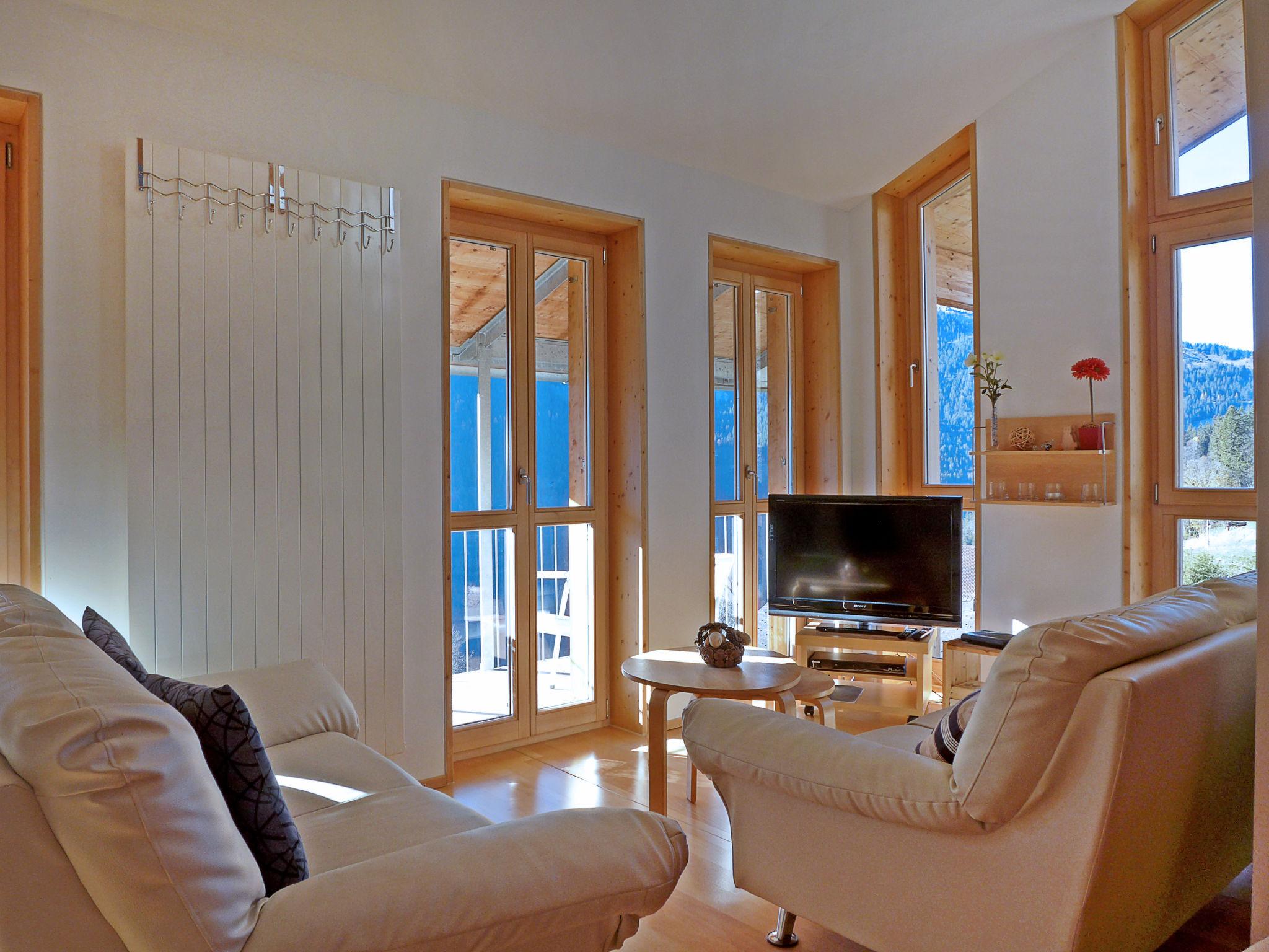 Photo 2 - 1 bedroom Apartment in Lauterbrunnen with mountain view