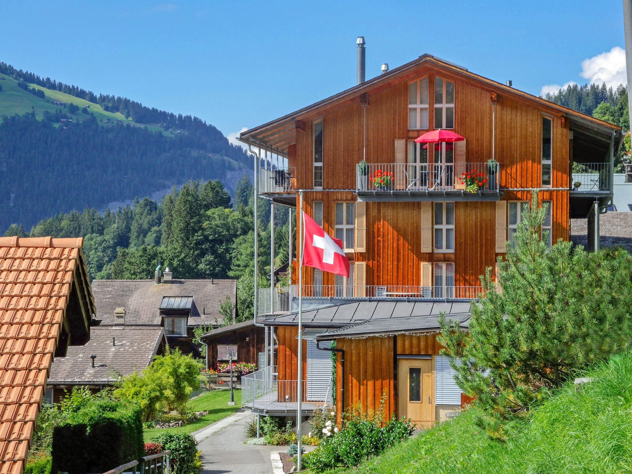 Foto 5 - Apartment mit 1 Schlafzimmer in Lauterbrunnen mit blick auf die berge