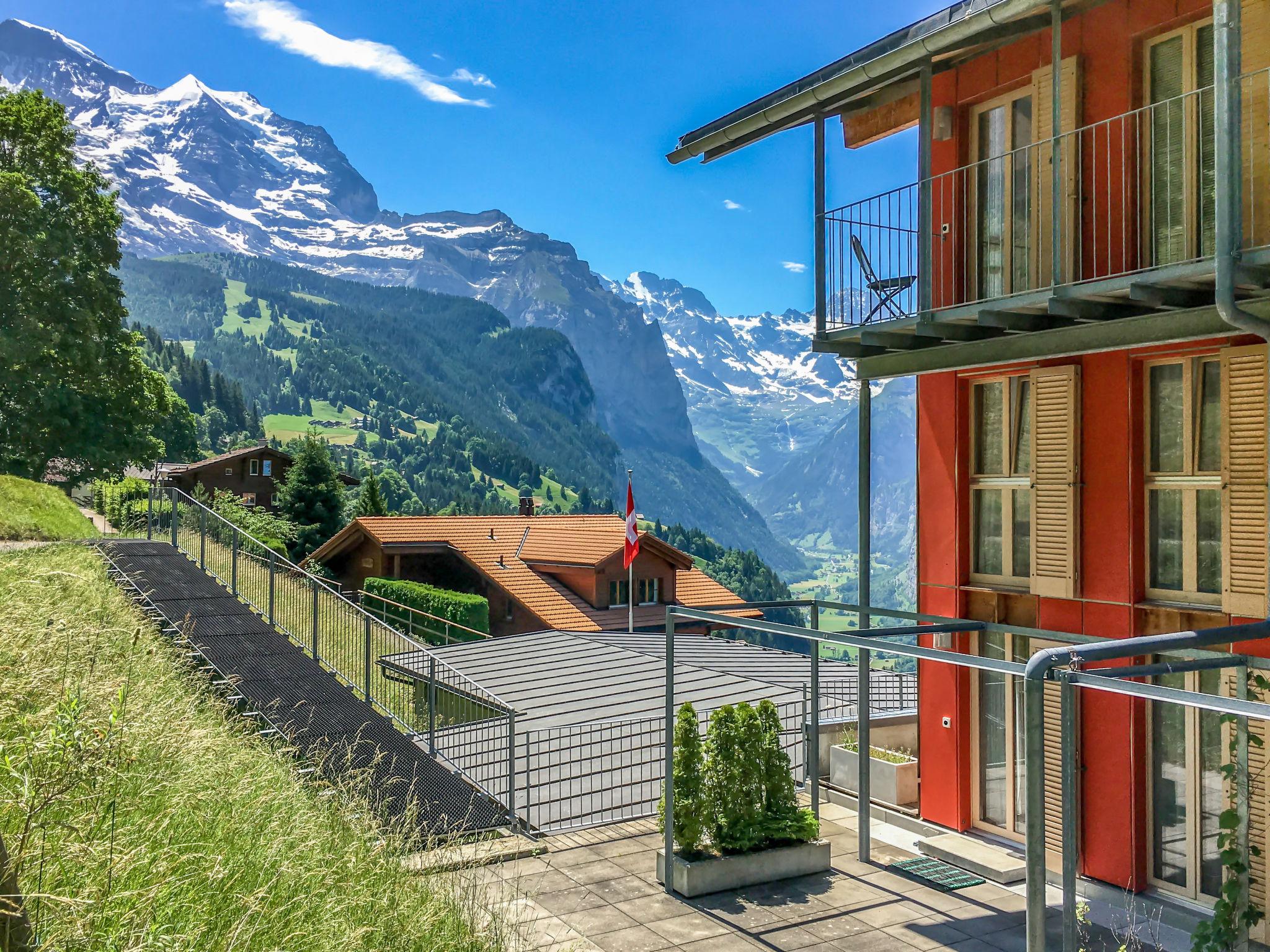 Foto 1 - Apartamento de 1 habitación en Lauterbrunnen con vistas a la montaña