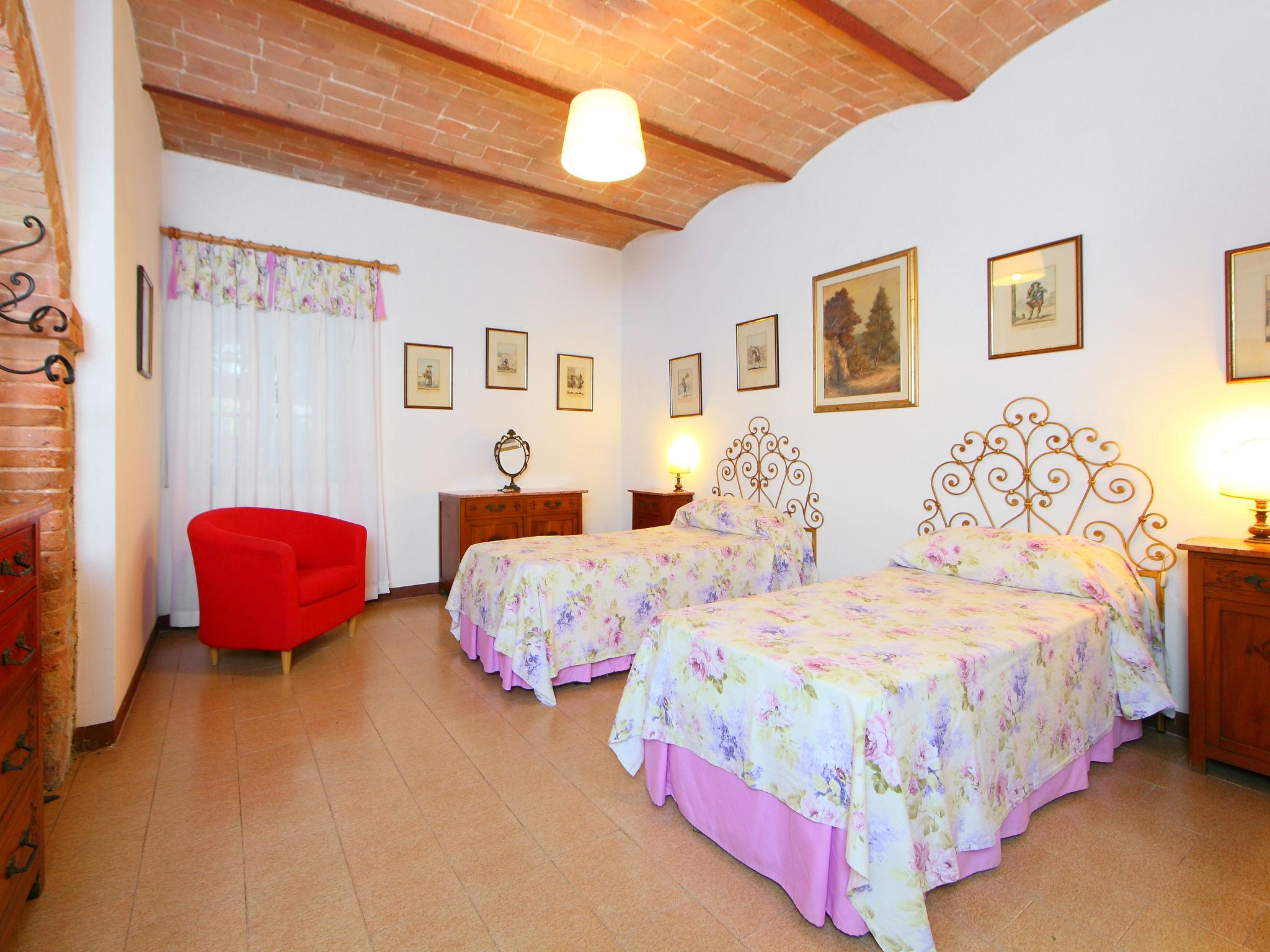 Photo 13 - 3 bedroom Apartment in Sovicille with swimming pool and garden