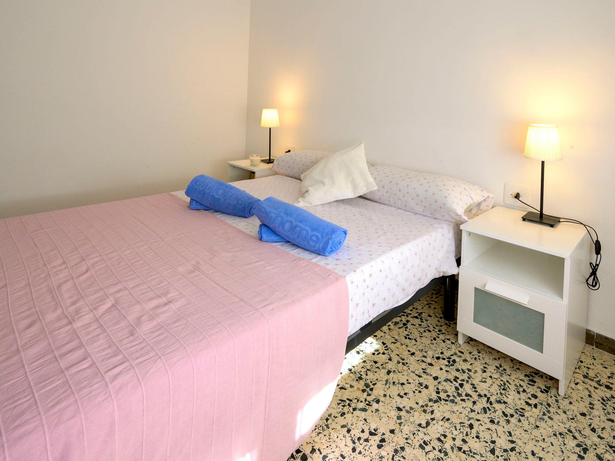 Foto 12 - Appartamento con 3 camere da letto a Calafell con piscina e vista mare