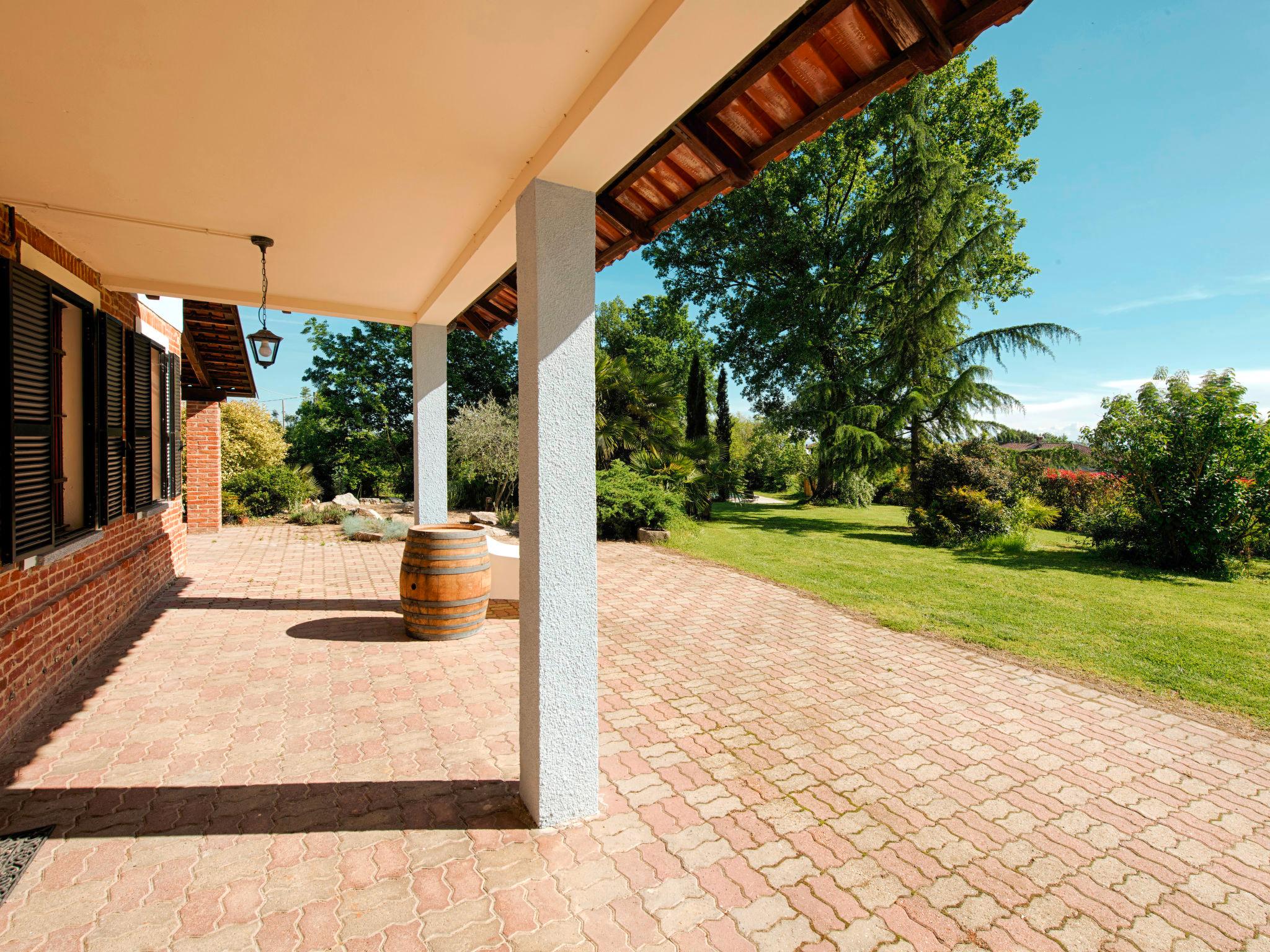 Photo 21 - Maison de 4 chambres à San Damiano d'Asti avec piscine privée et jardin