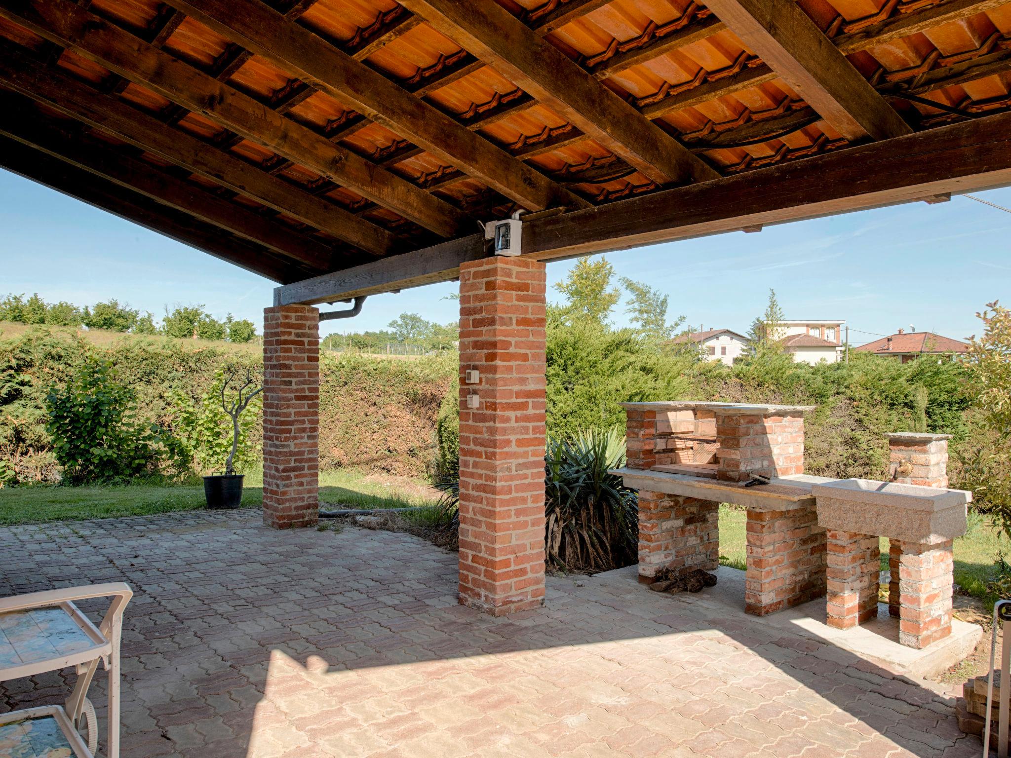 Foto 3 - Casa de 4 habitaciones en San Damiano d'Asti con piscina privada y jardín