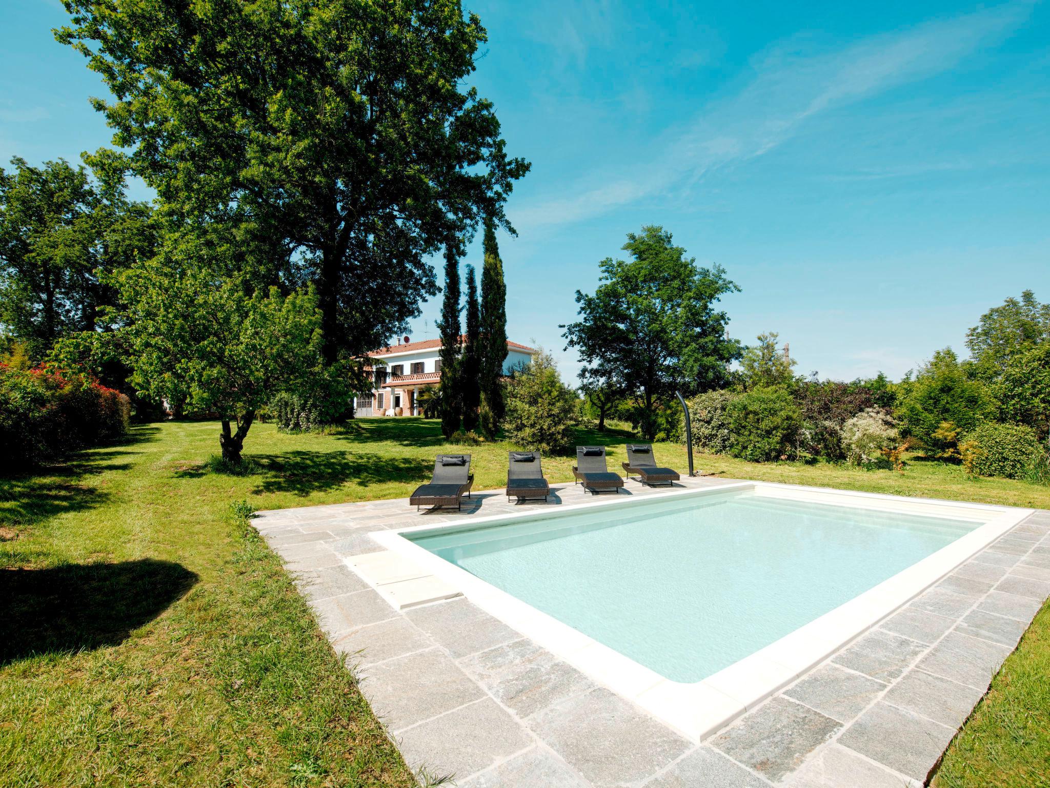 Foto 2 - Casa de 4 quartos em San Damiano d'Asti com piscina privada e jardim