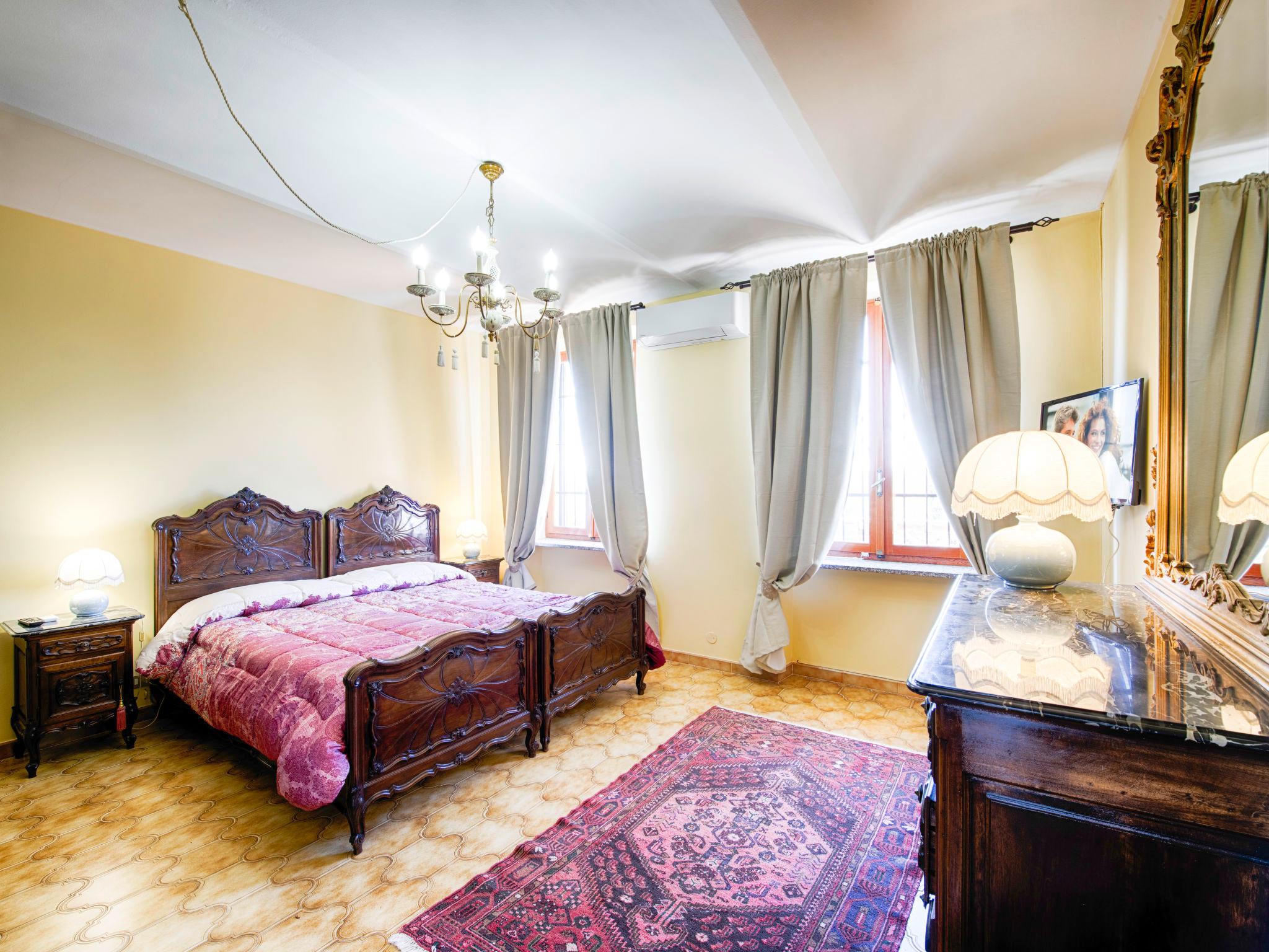 Foto 13 - Haus mit 4 Schlafzimmern in San Damiano d'Asti mit privater pool und garten