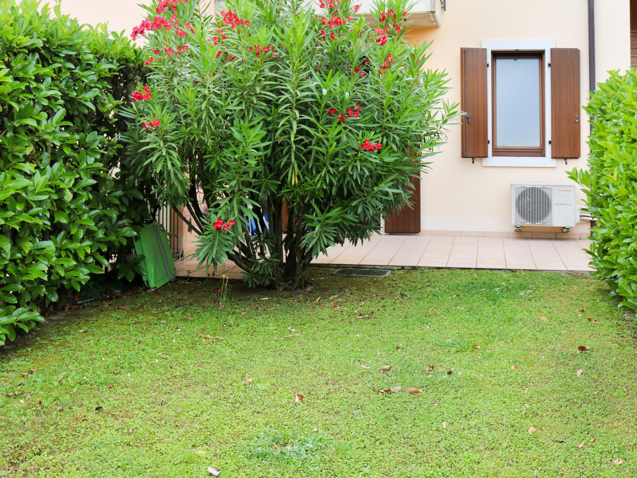 Photo 18 - Appartement de 3 chambres à Bardolino avec piscine et jardin