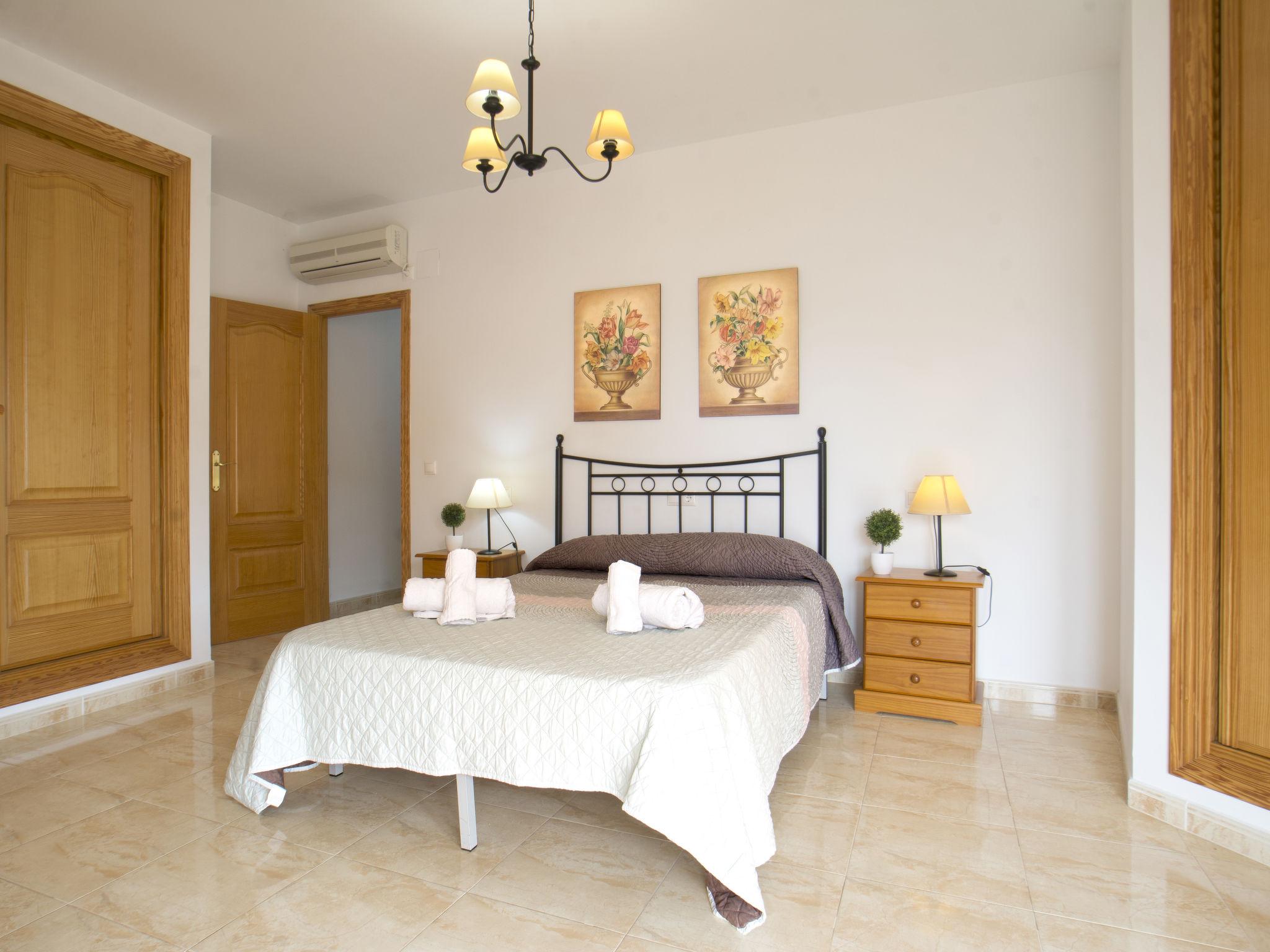 Photo 13 - 5 bedroom House in Calp with private pool and sea view