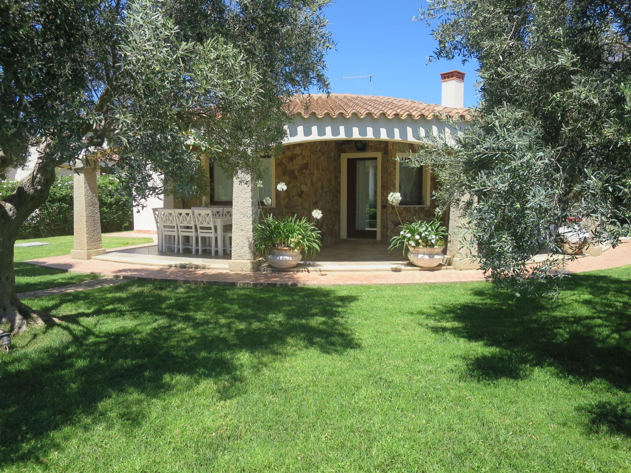 Photo 31 - Maison de 3 chambres à Muravera avec piscine privée et jardin