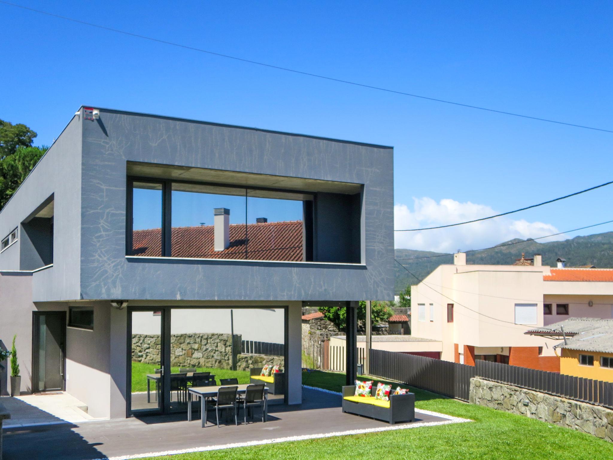 Foto 36 - Casa con 4 camere da letto a Viana do Castelo con piscina privata e vista mare