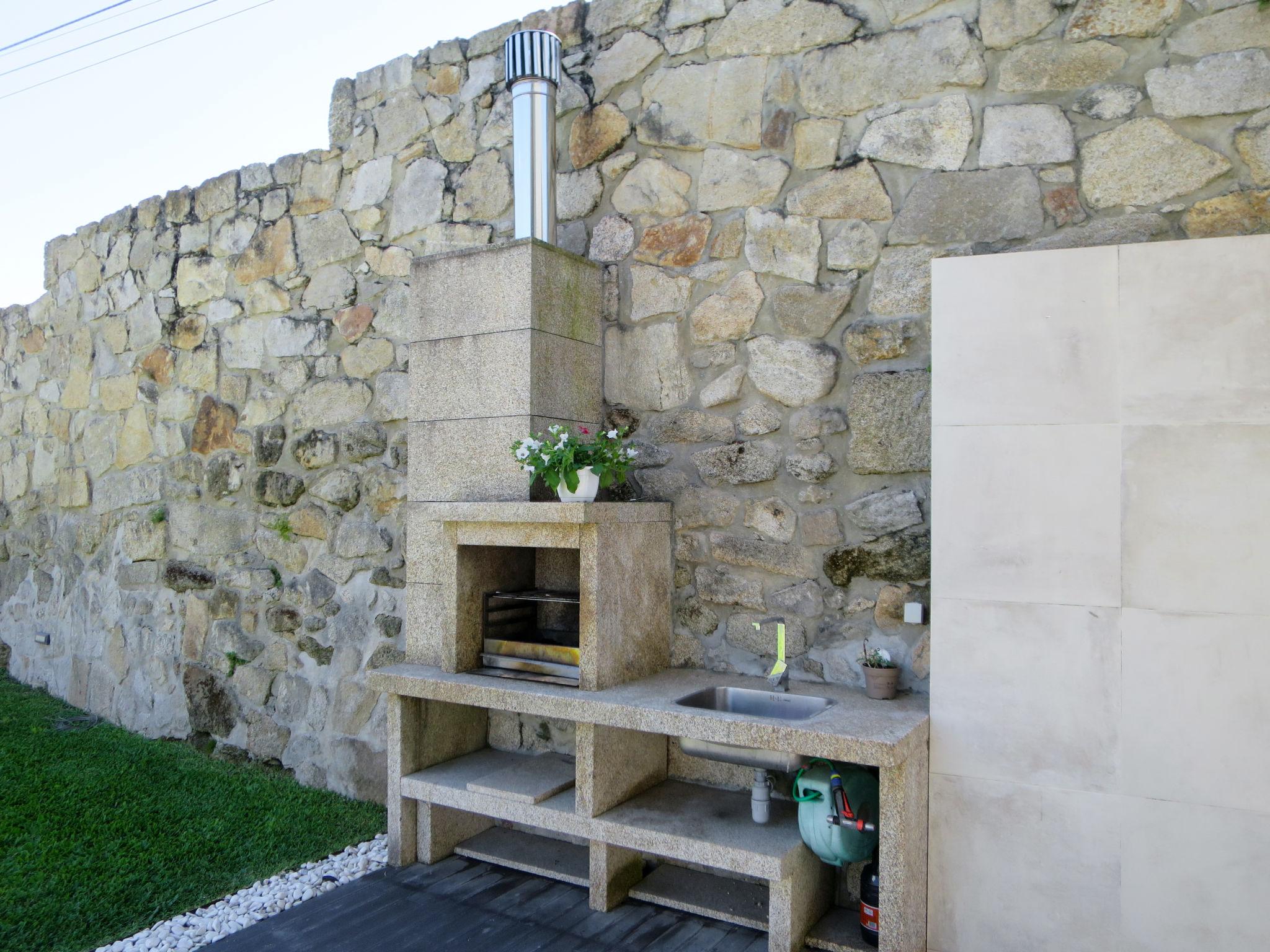 Foto 30 - Casa de 4 quartos em Viana do Castelo com piscina privada e jardim