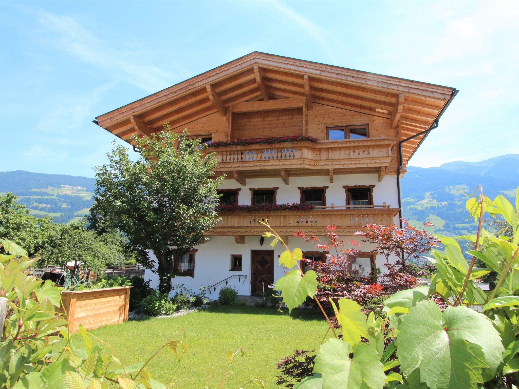 Foto 1 - Apartamento de 4 habitaciones en Fügen con jardín y vistas a la montaña