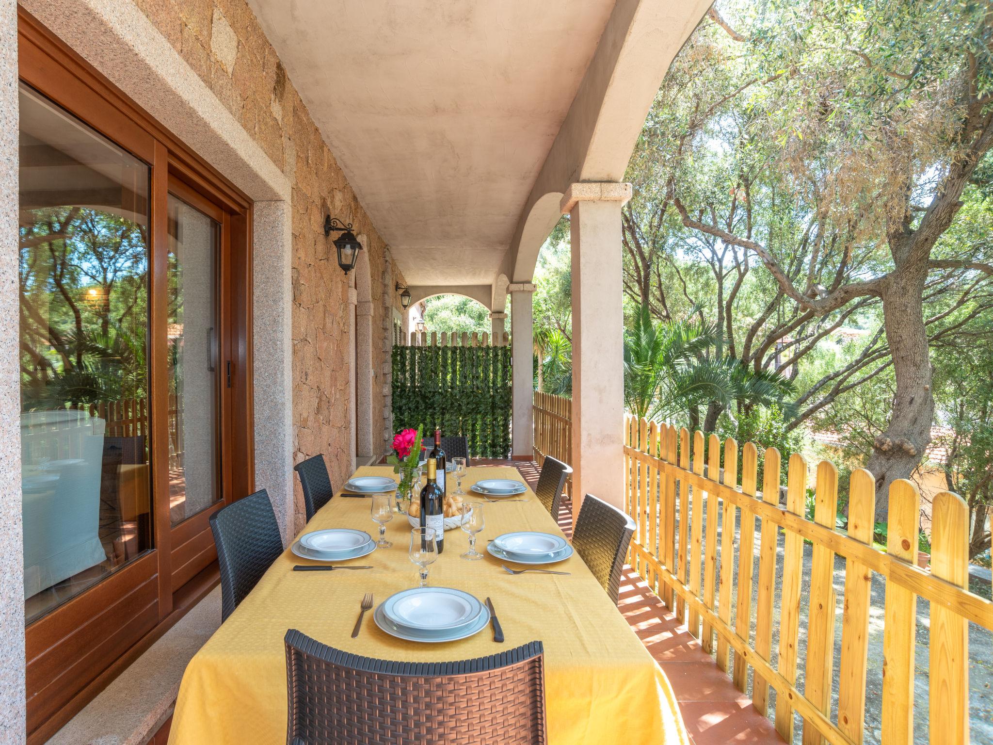 Photo 2 - Maison de 2 chambres à Badesi avec jardin et vues à la mer