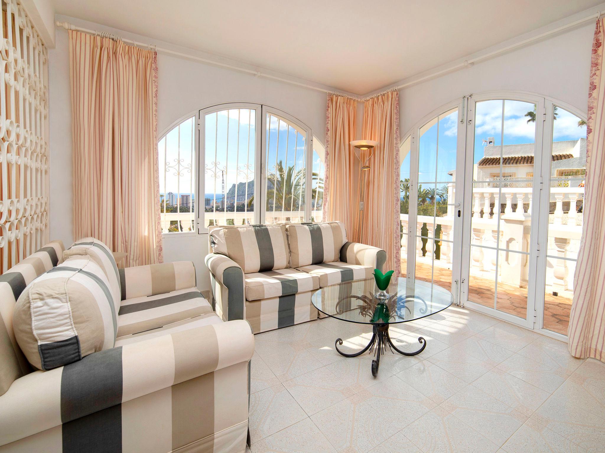 Photo 3 - 3 bedroom House in Calp with private pool and sea view