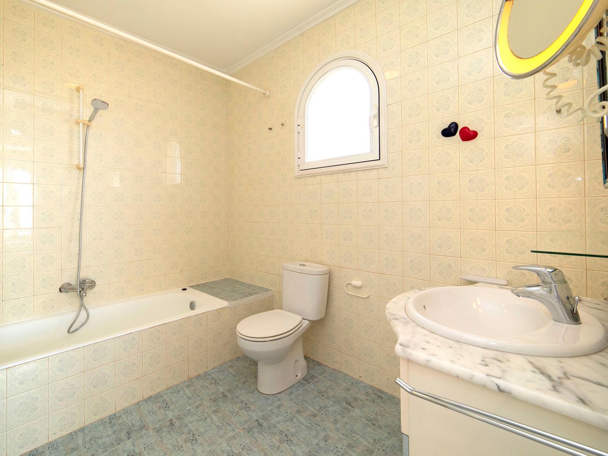 Foto 18 - Casa de 3 quartos em Calp com piscina privada e jardim