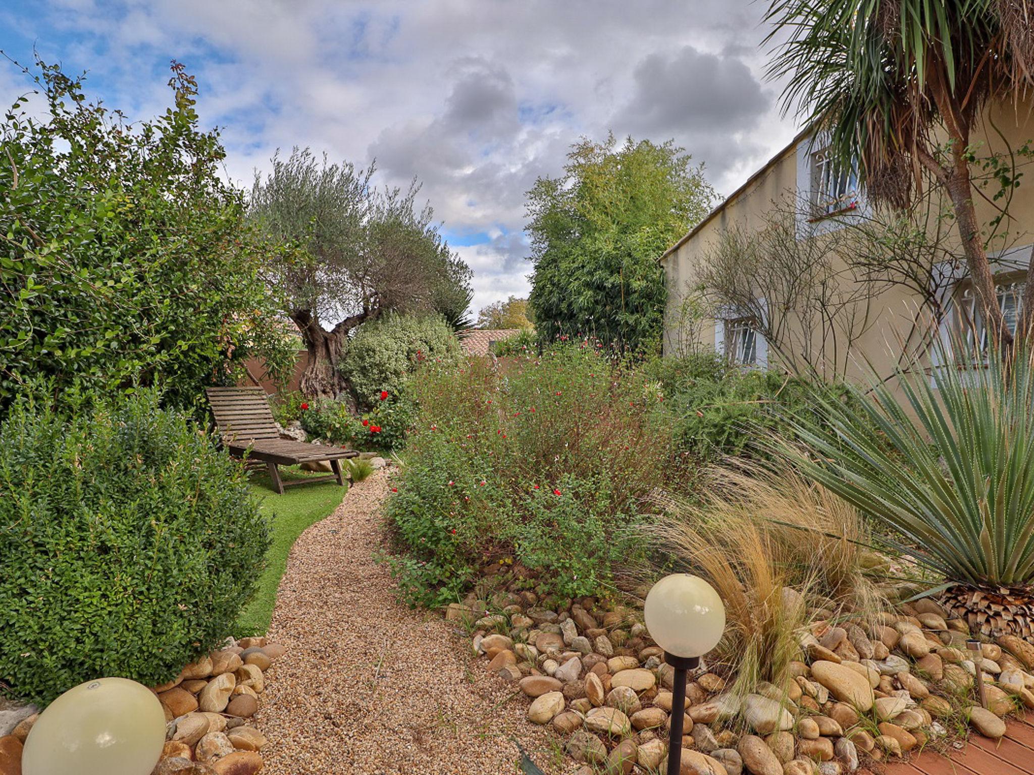 Photo 14 - Maison de 3 chambres à Thézan-lès-Béziers avec piscine privée et jardin