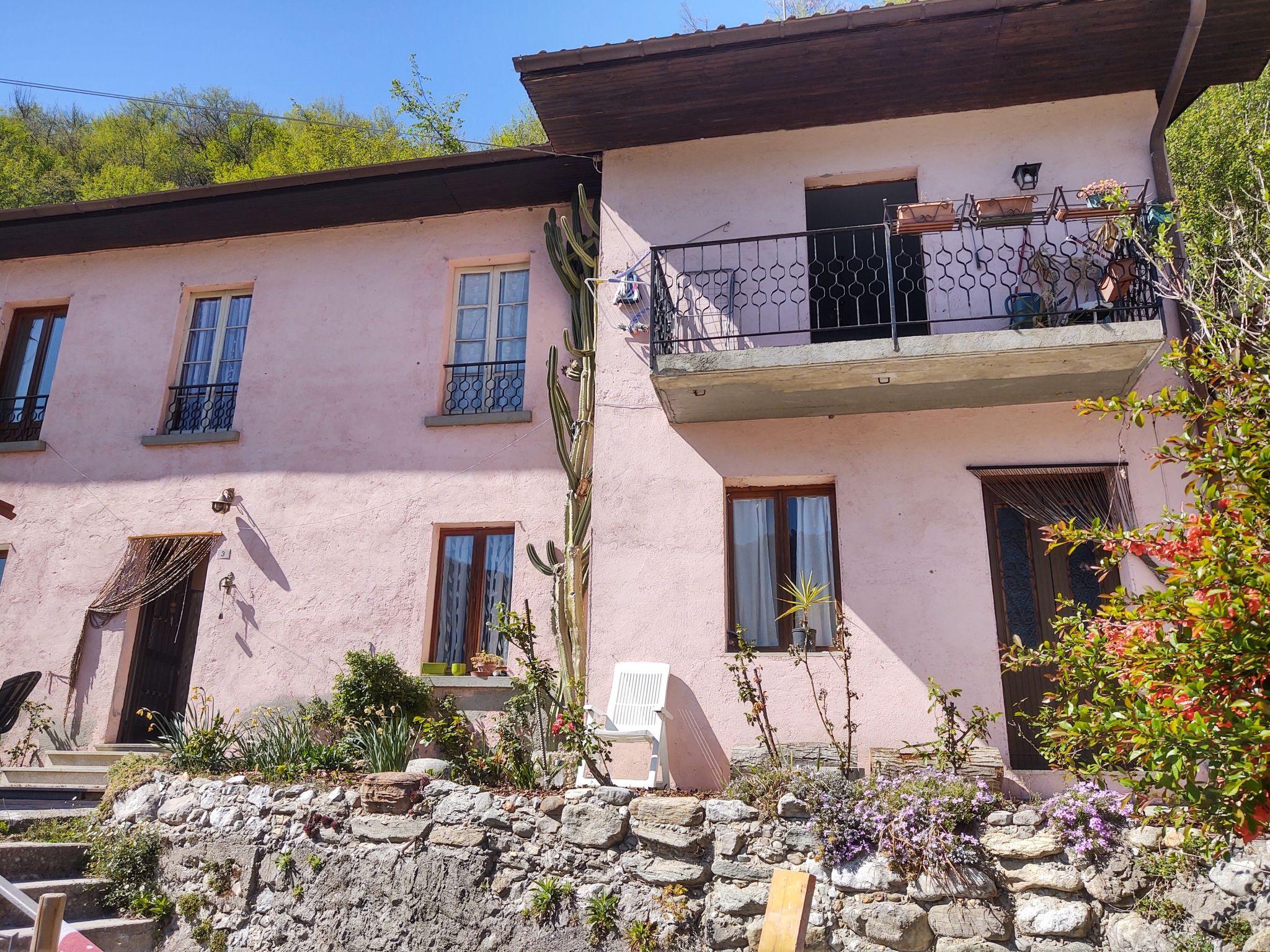 Foto 3 - Haus mit 1 Schlafzimmer in Porlezza mit schwimmbad und blick auf die berge