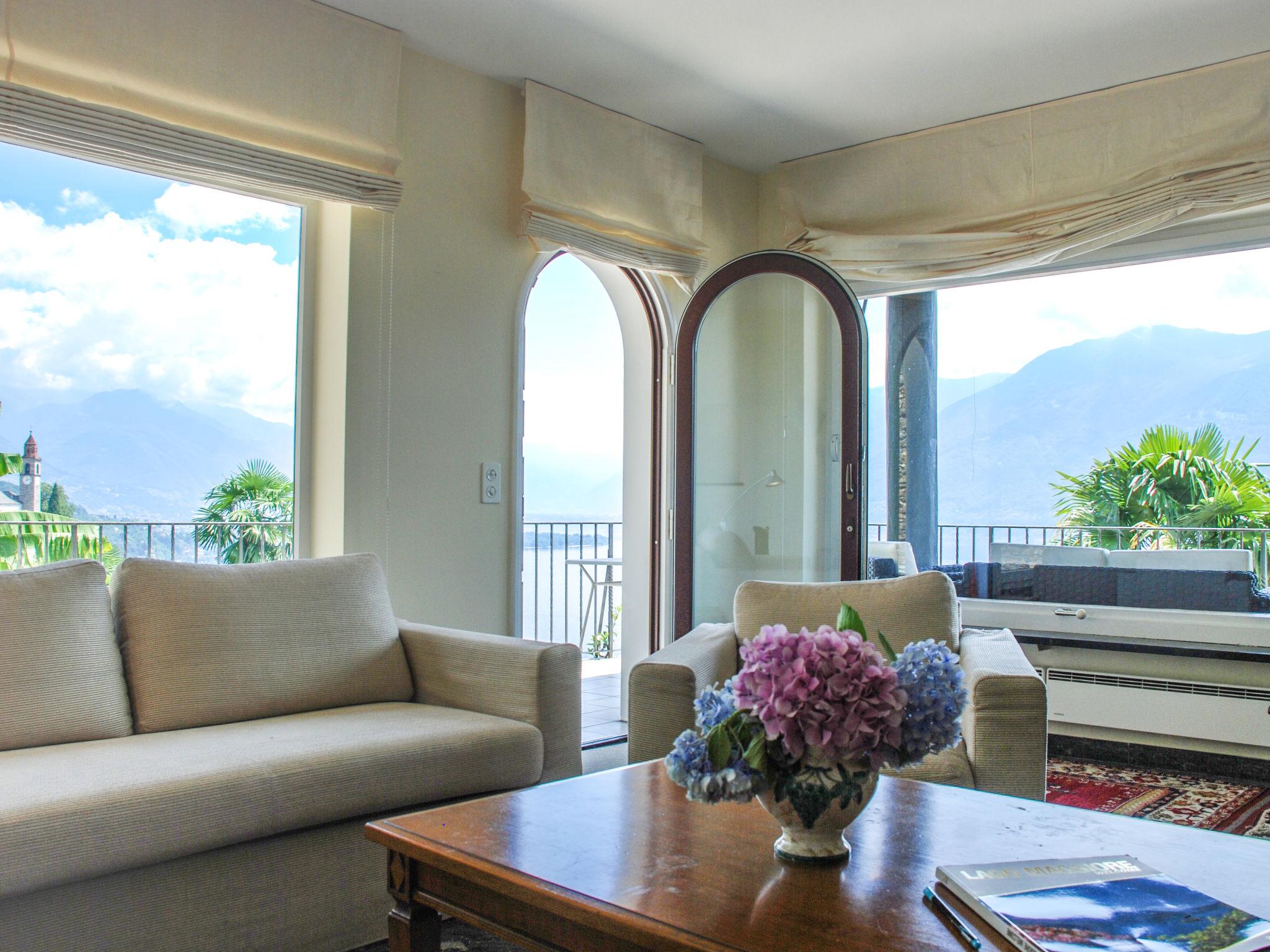 Foto 12 - Casa de 2 habitaciones en Ronco sopra Ascona con piscina privada y vistas a la montaña