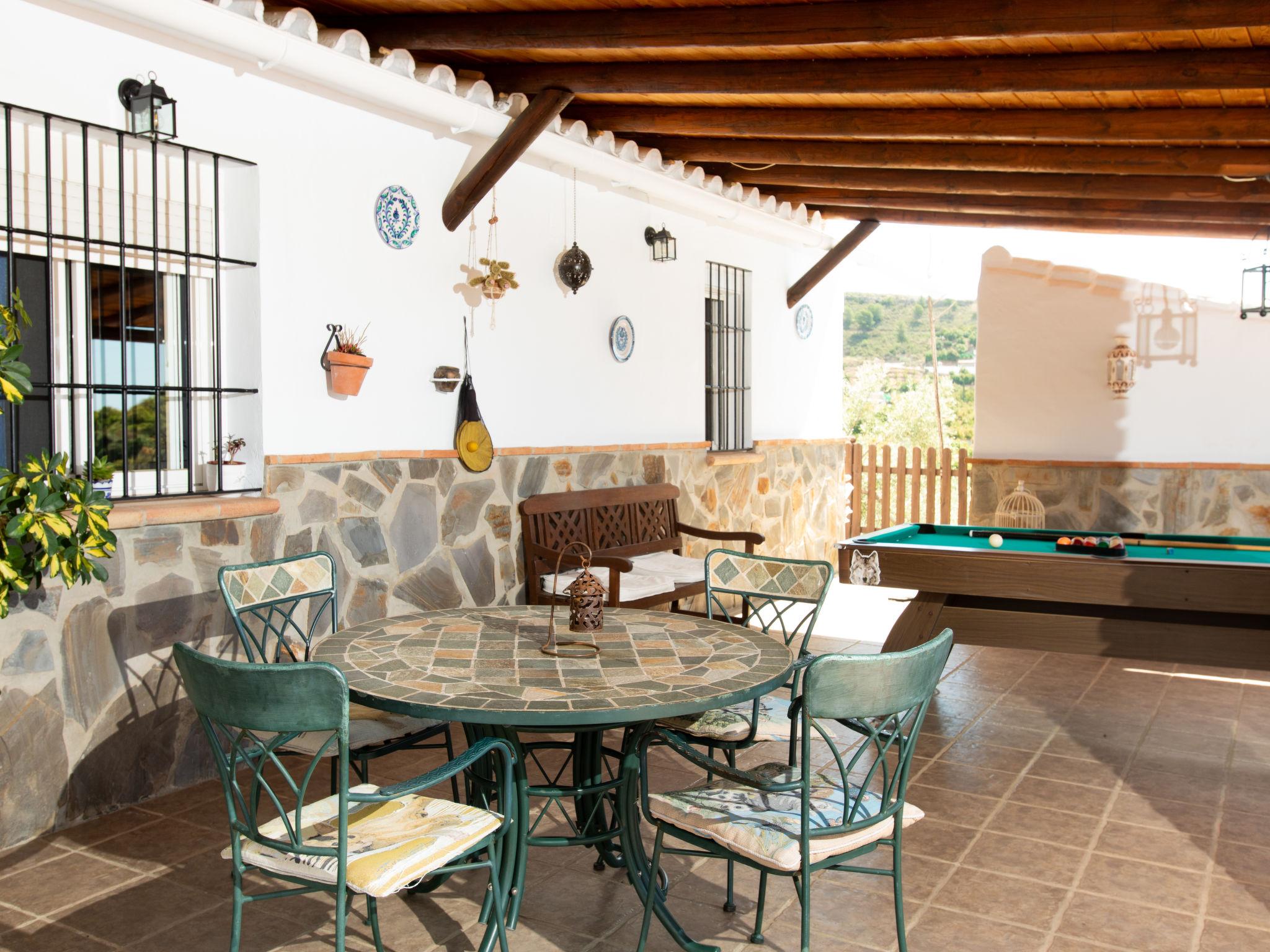 Photo 2 - Maison de 3 chambres à Frigiliana avec piscine privée et vues à la mer