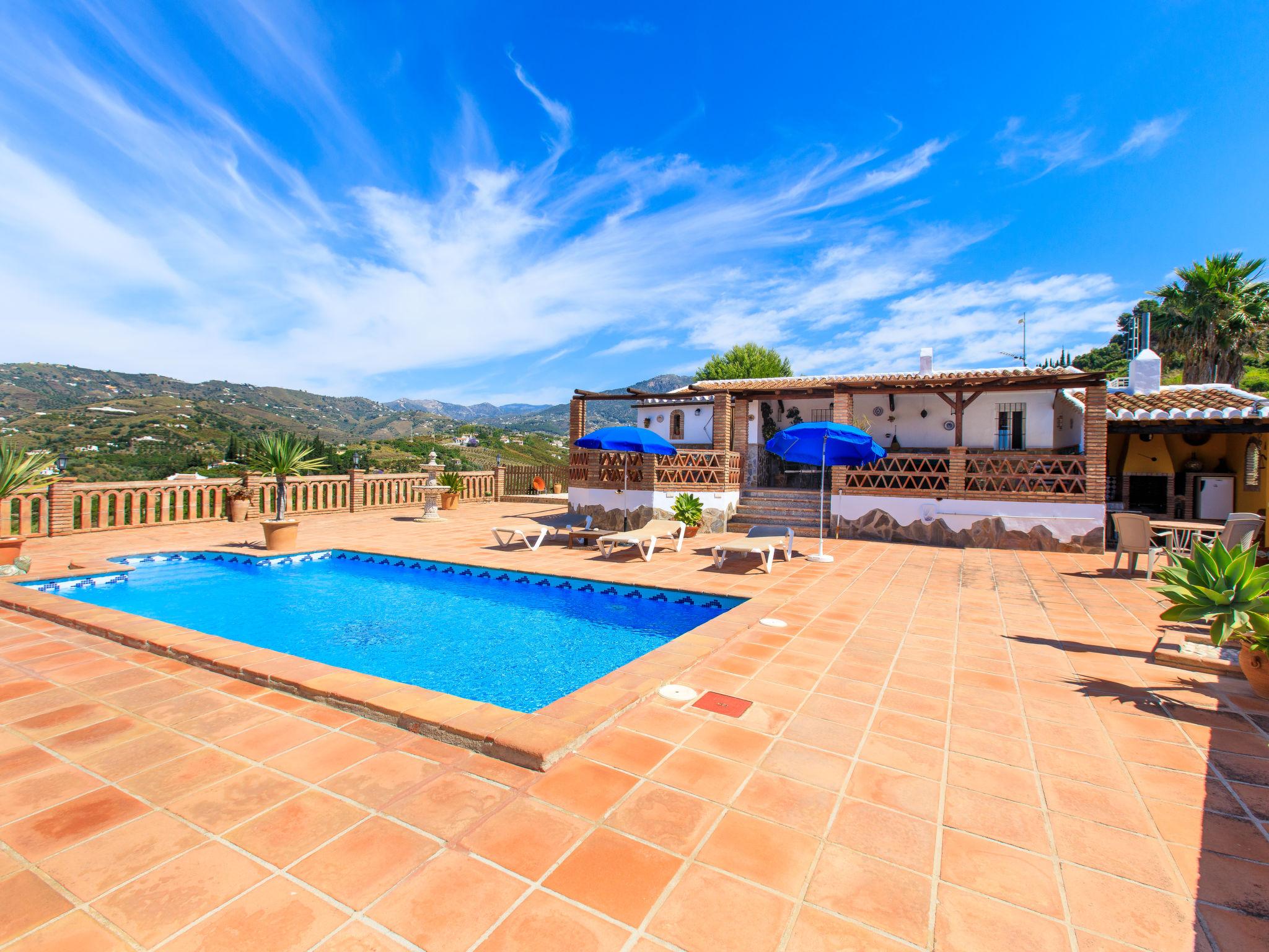 Photo 1 - Maison de 3 chambres à Frigiliana avec piscine privée et vues à la mer