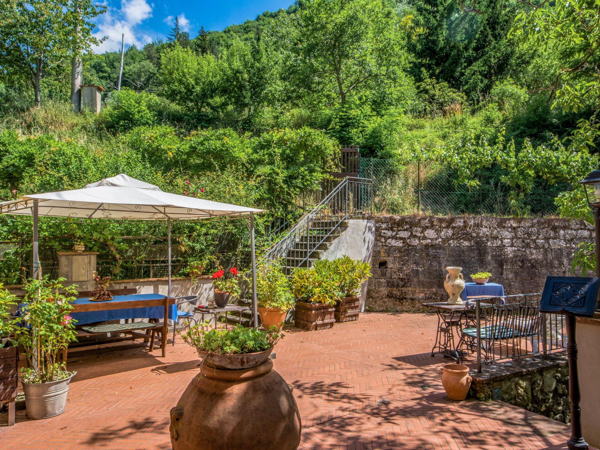 Photo 3 - Maison de 5 chambres à Loro Ciuffenna avec piscine privée et jardin