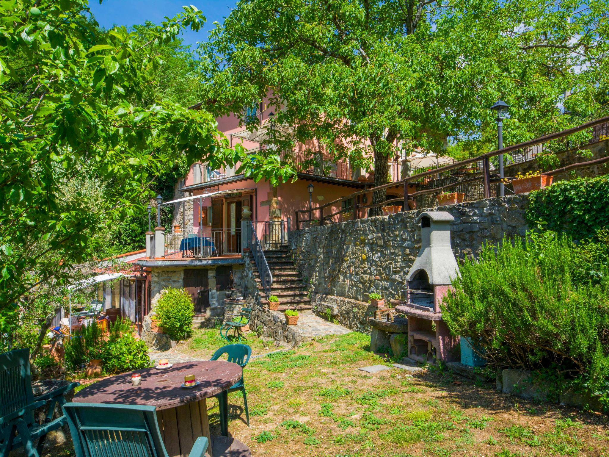 Foto 40 - Casa de 5 quartos em Loro Ciuffenna com piscina privada e jardim