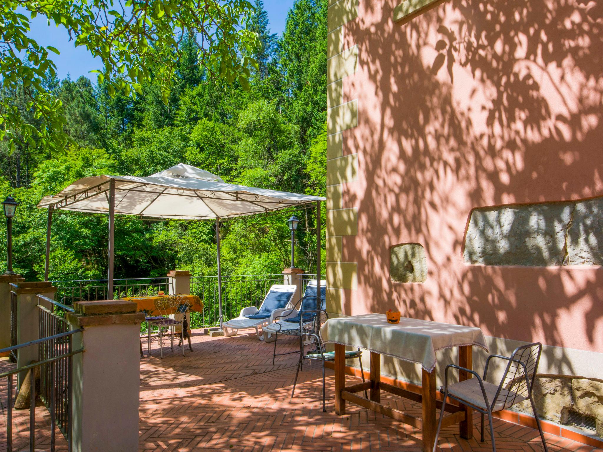 Photo 8 - Maison de 5 chambres à Loro Ciuffenna avec piscine privée et jardin