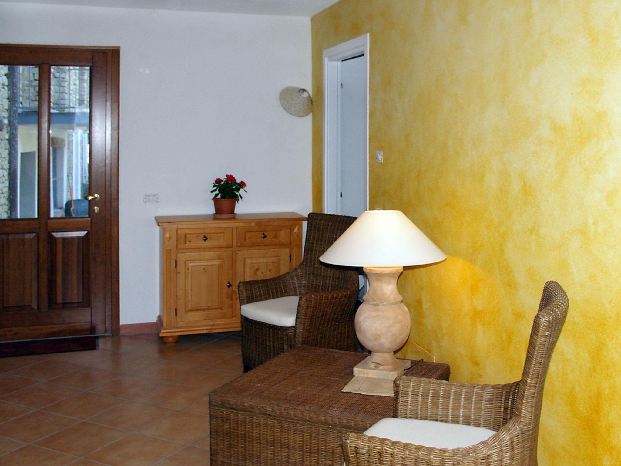 Photo 8 - 1 bedroom Apartment in Bonvicino with swimming pool and garden