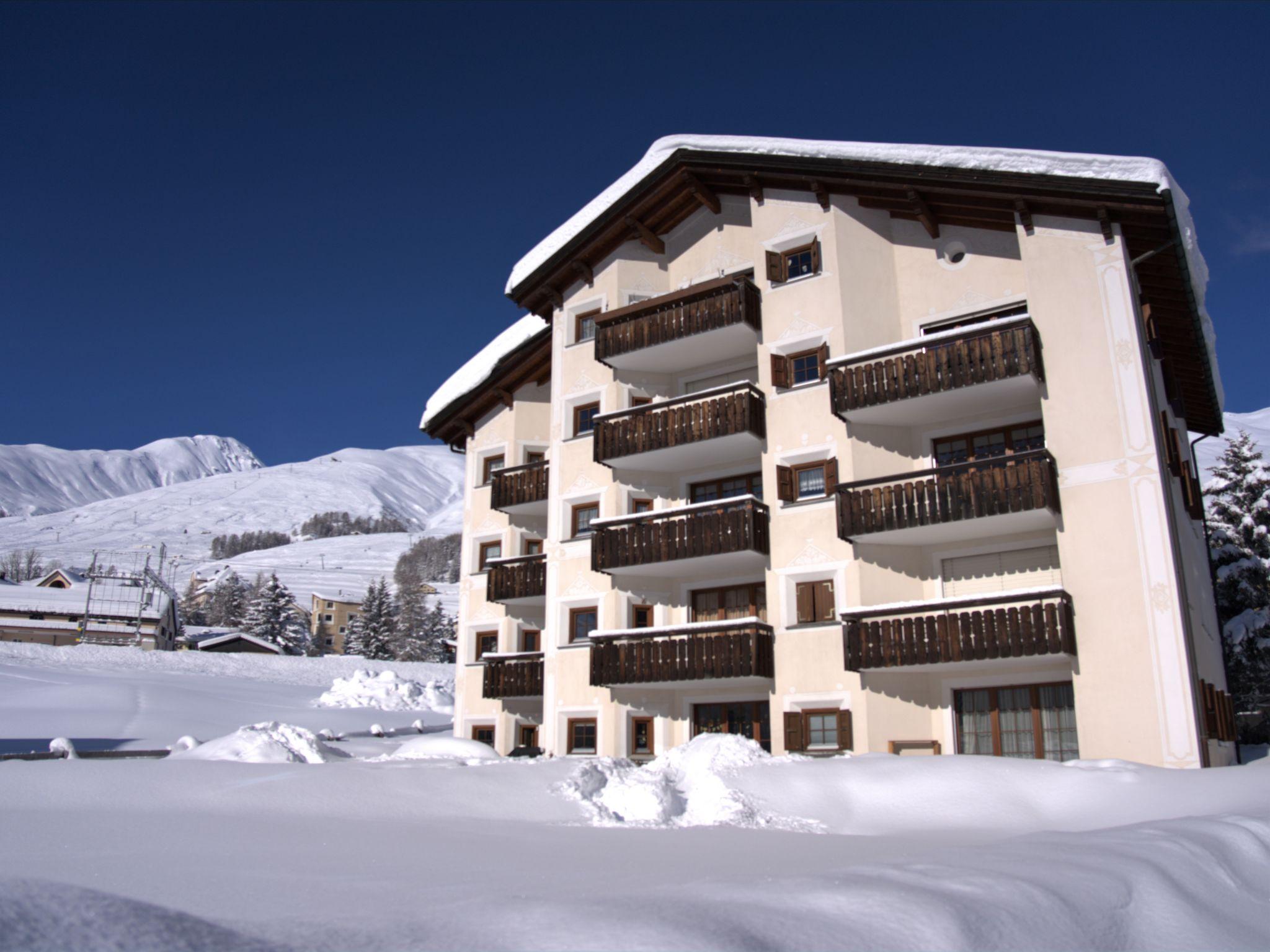 Foto 22 - Apartamento de 2 habitaciones en Zuoz con vistas a la montaña