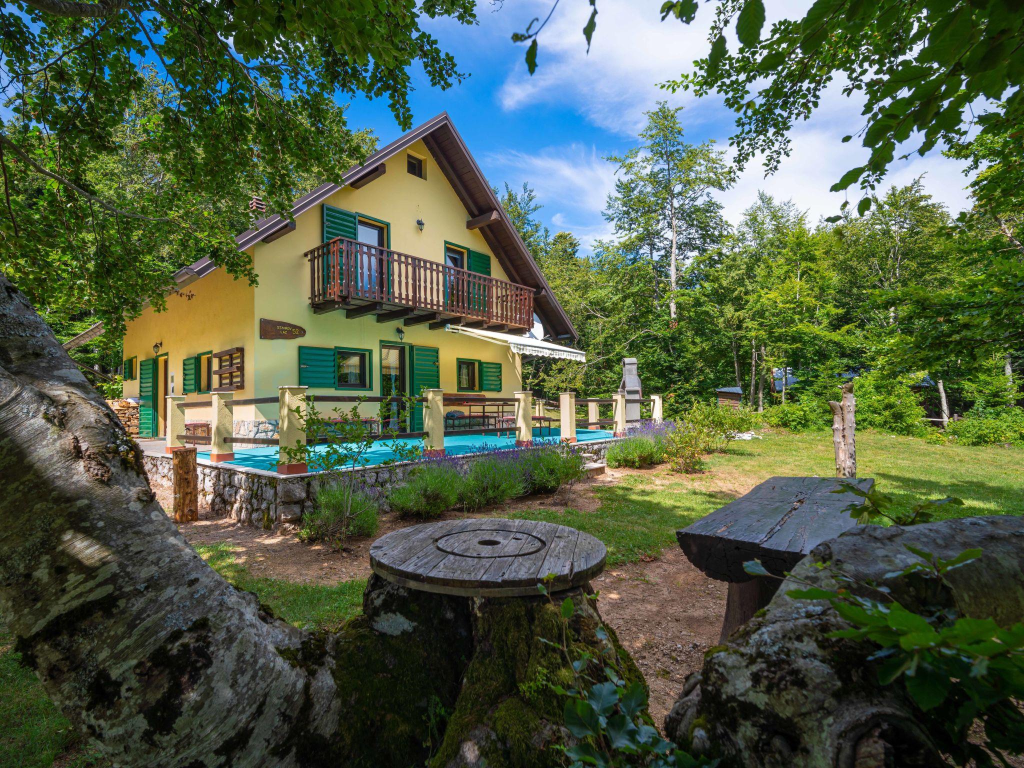 Photo 1 - Maison de 4 chambres à Vinodolska Općina avec jardin et terrasse