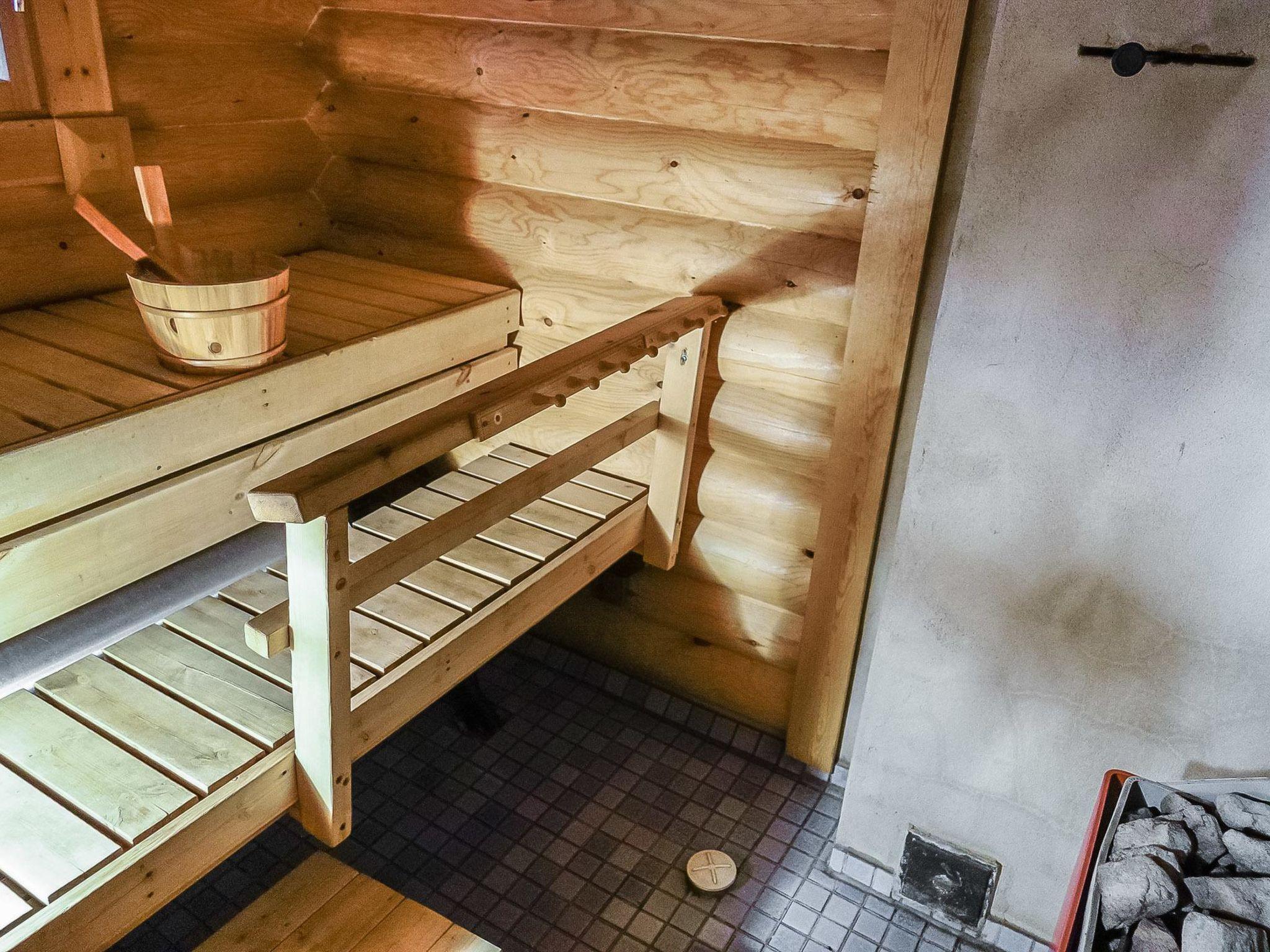 Foto 18 - Haus mit 1 Schlafzimmer in Salla mit sauna und blick auf die berge