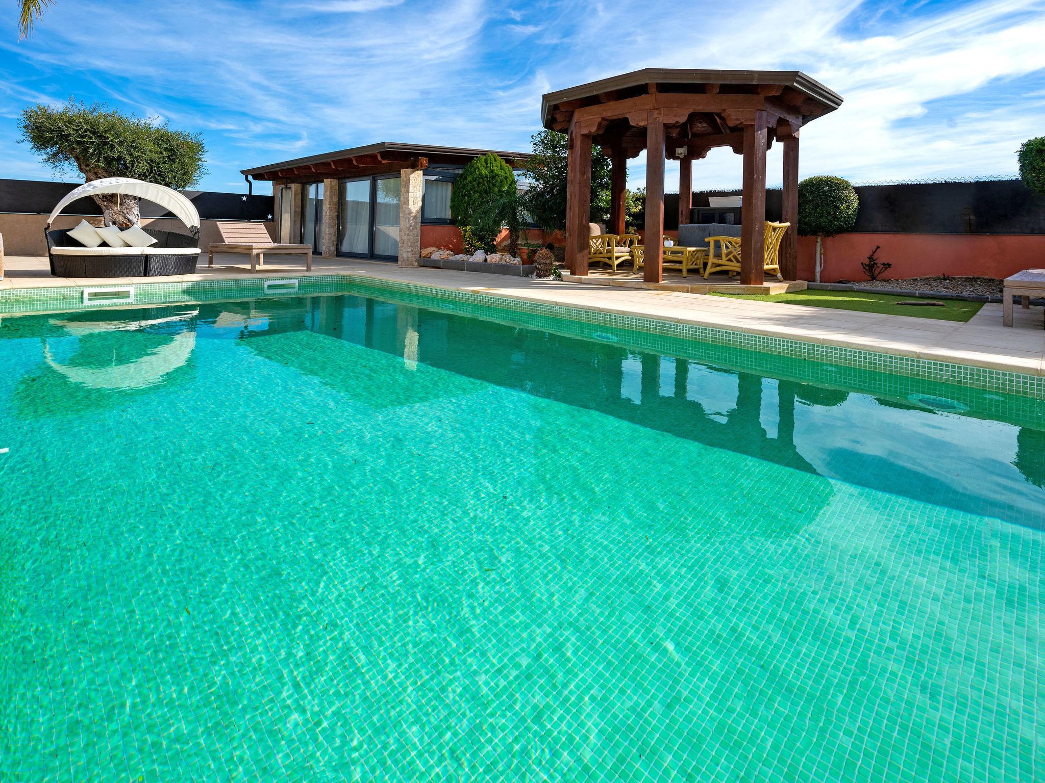 Foto 28 - Casa con 4 camere da letto a El Vendrell con piscina privata e giardino